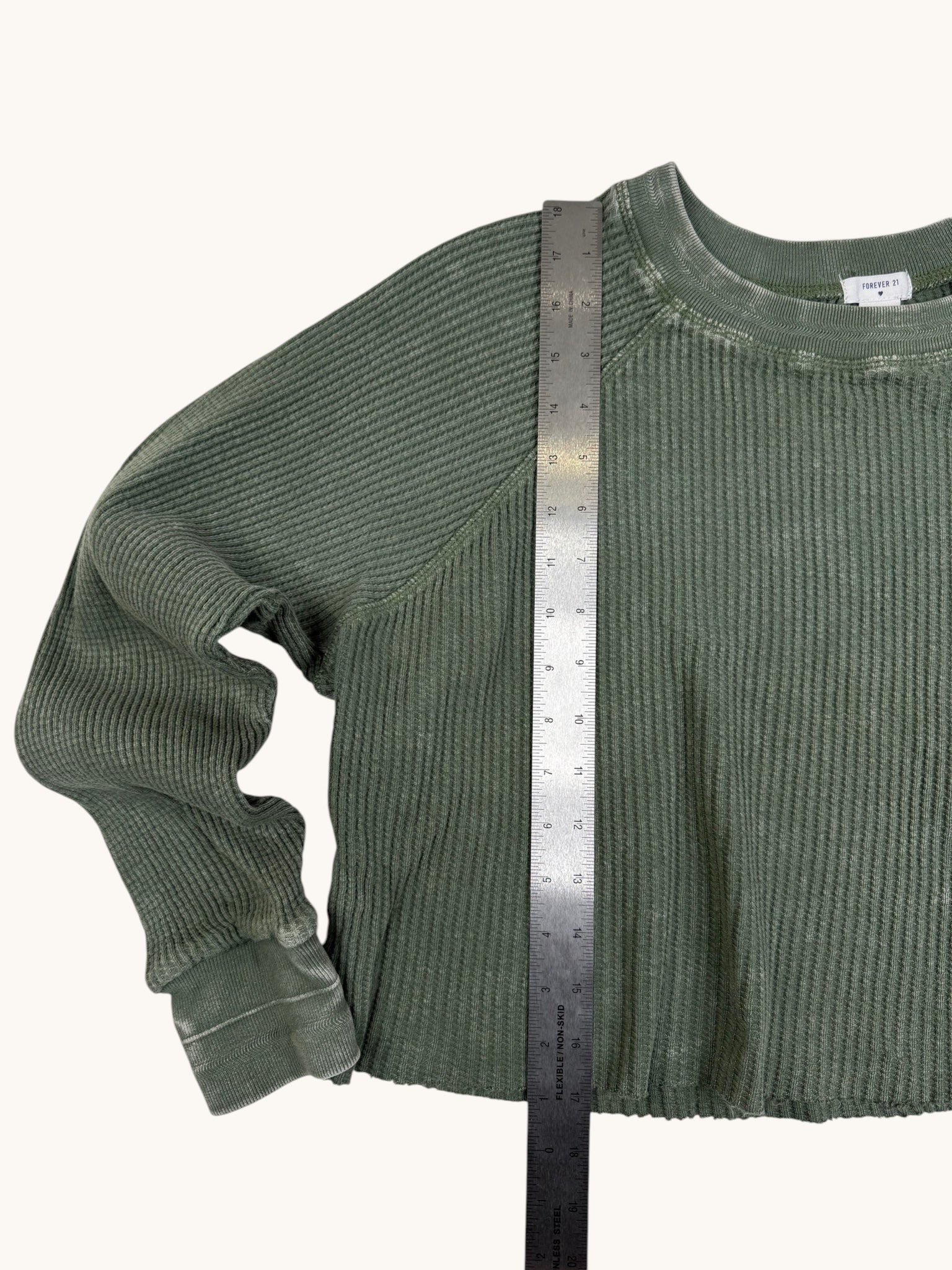 00s Forever21 Green Crewneck Sweater - S
