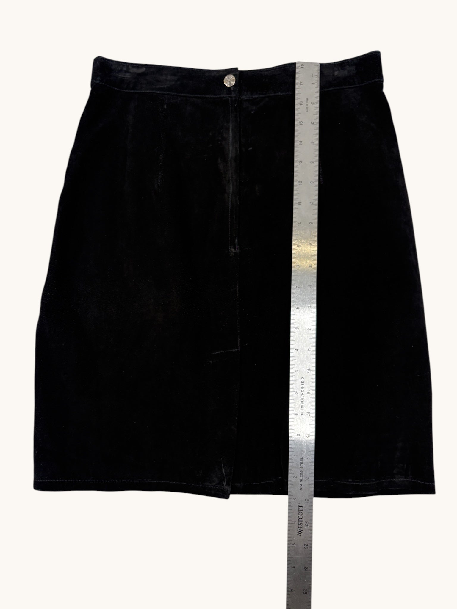 90s Global Identity Black Suede Skirt - 12