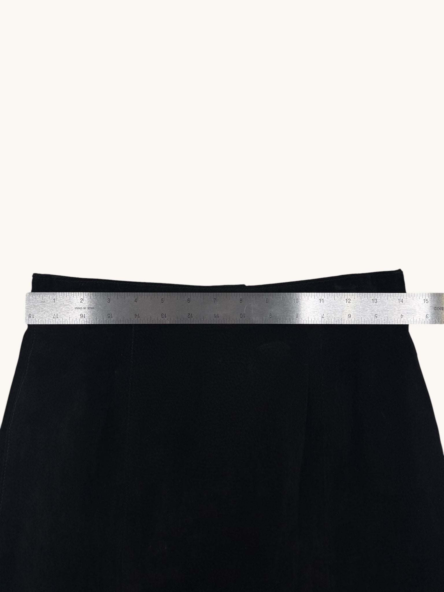 90s Global Identity Black Suede Skirt - 12