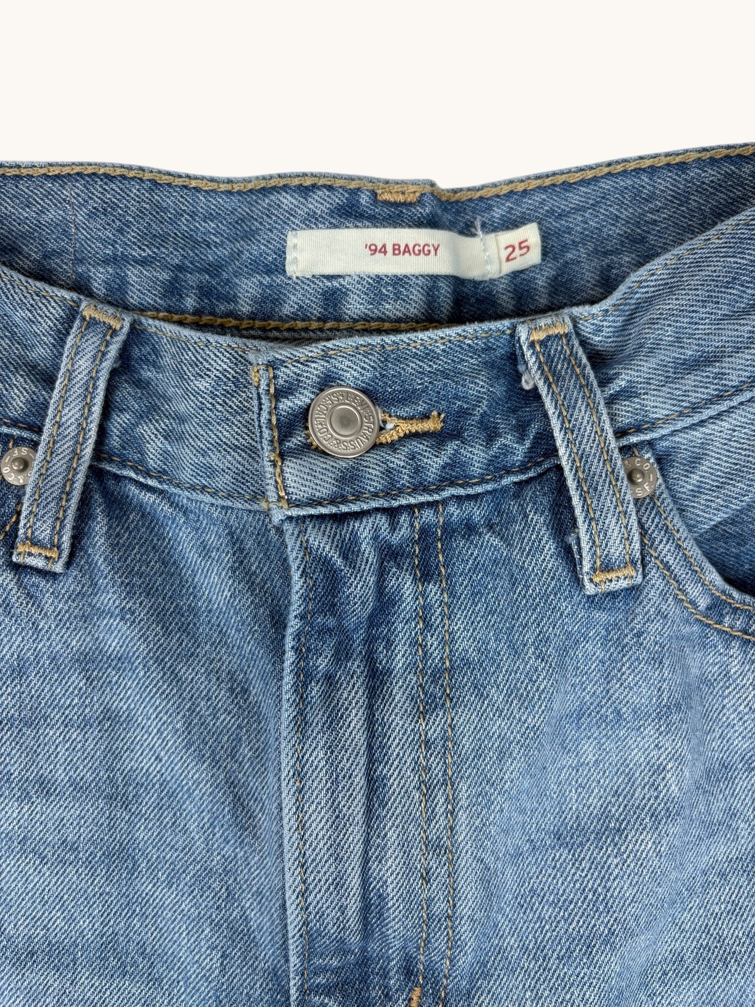 Levi's Baggy Jeans - 25