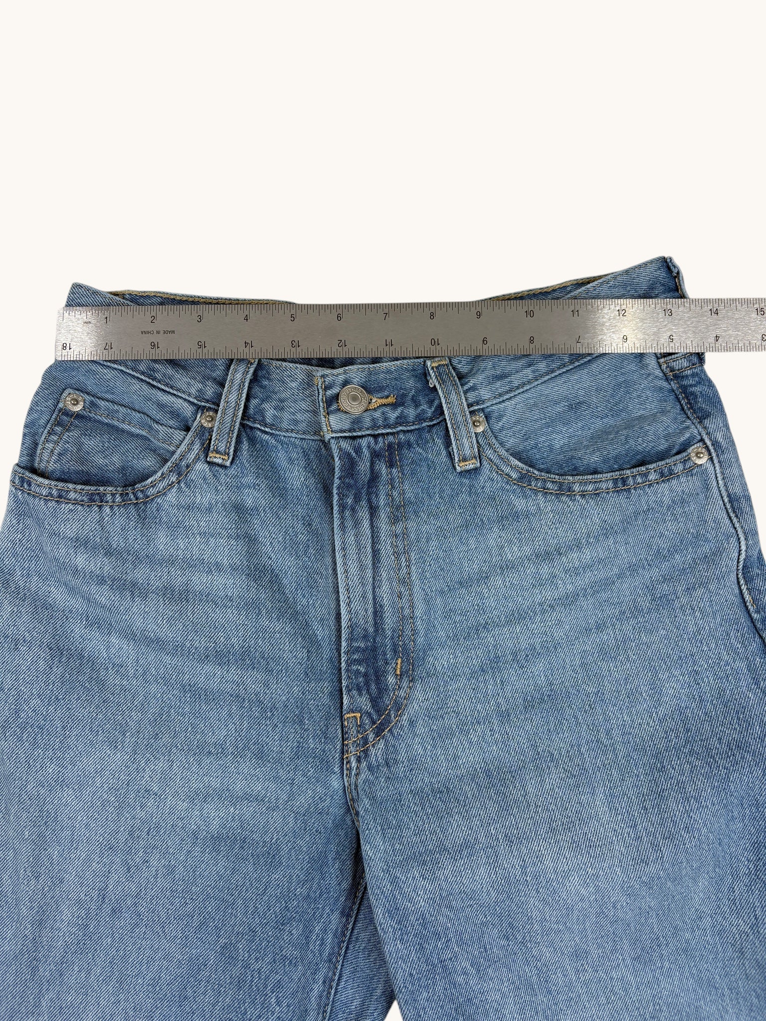 Levi's Baggy Jeans - 25