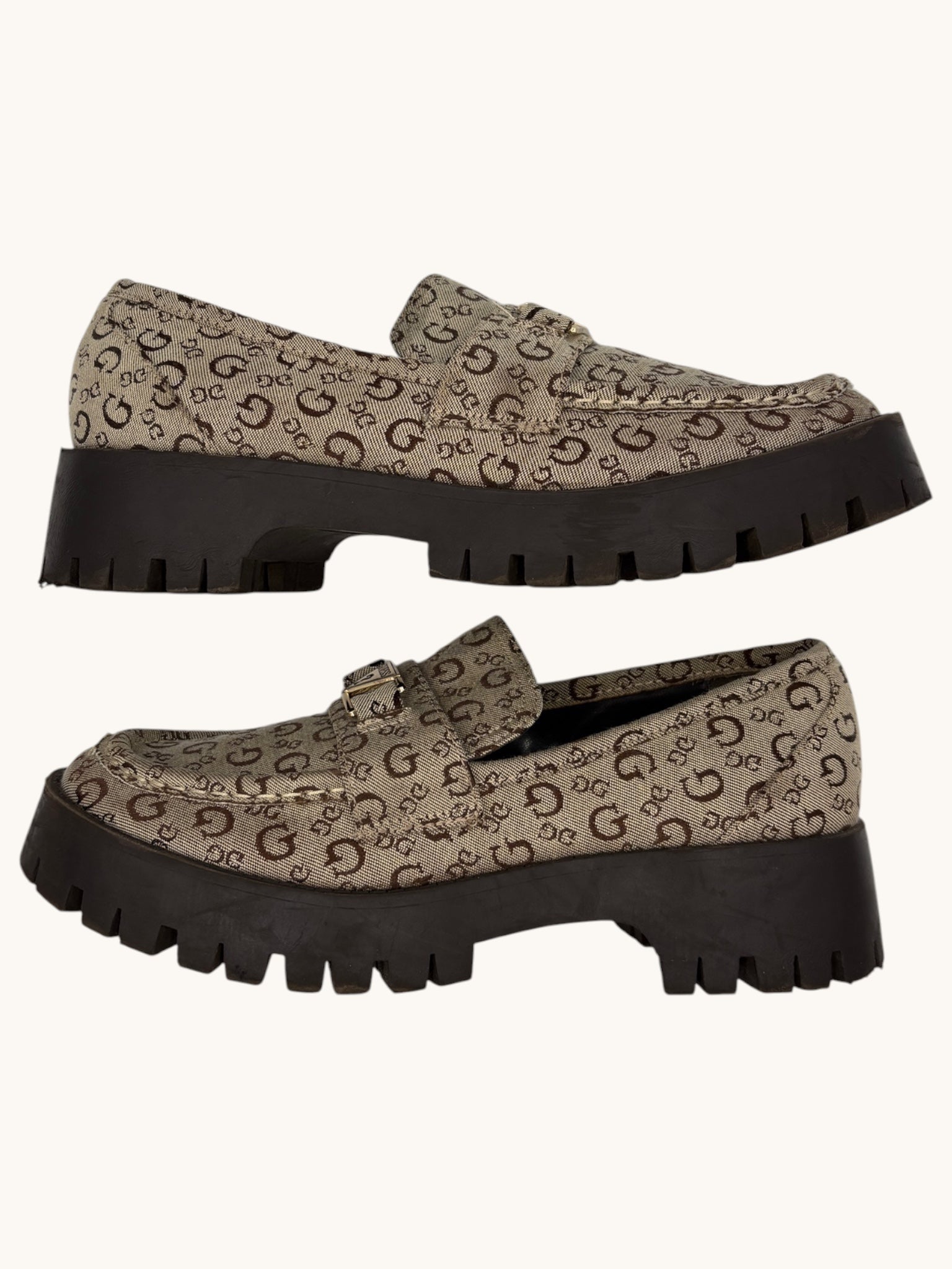 00s Guess Beige Loafers - 7.5 M