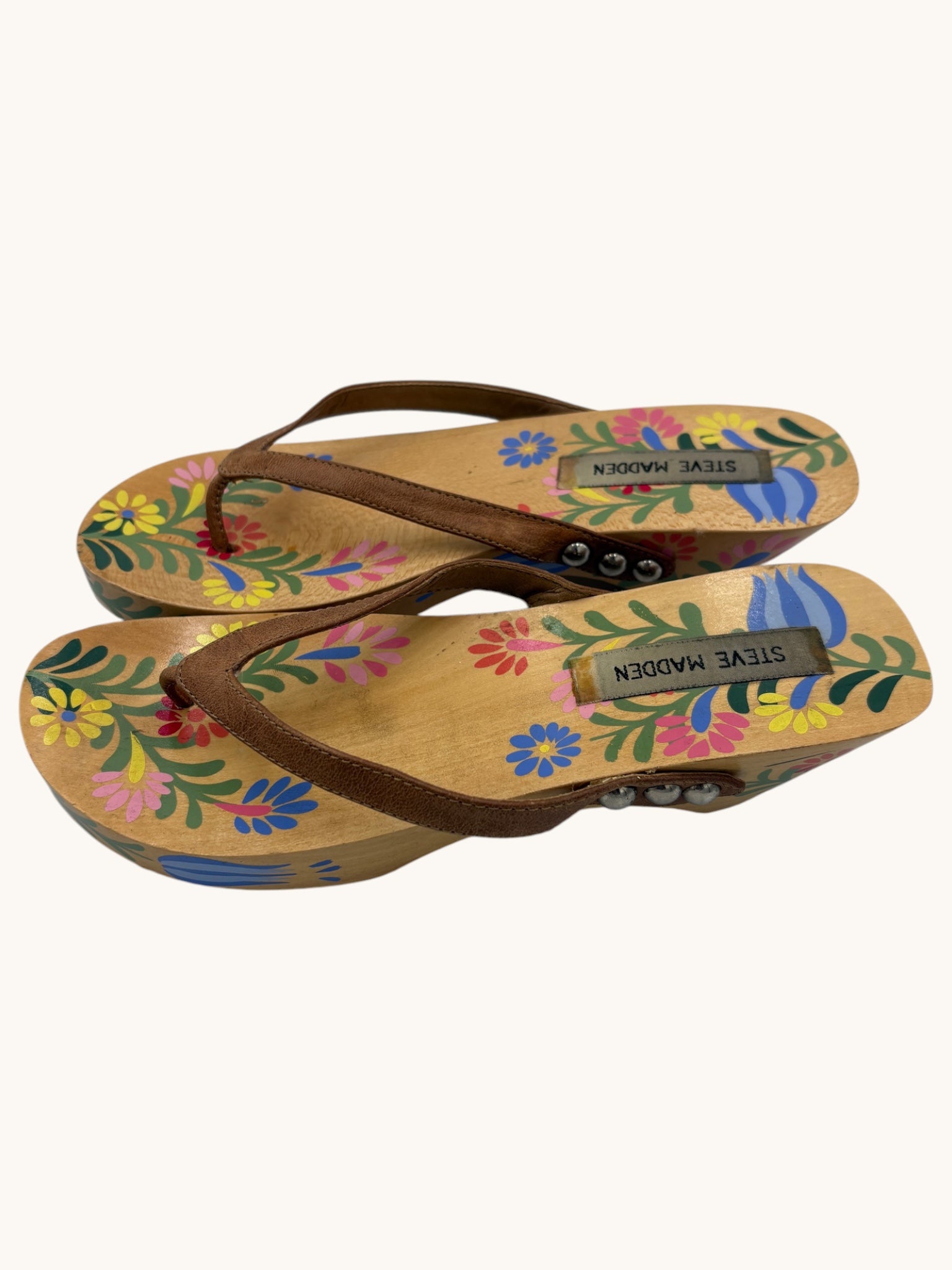 00s Steve Madden Beige Floral Wedge Sandals - 5.5 W
