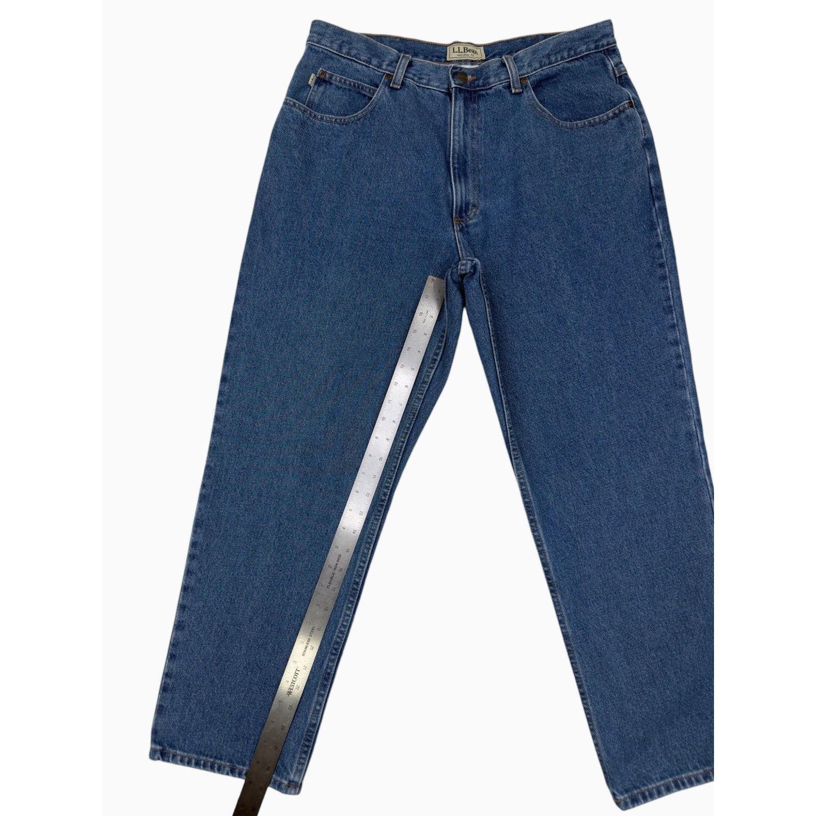 L.L. Bean Natural Fit Jeans Mens 32x29 Blue Medium Wash Straight Leg Denim Pants