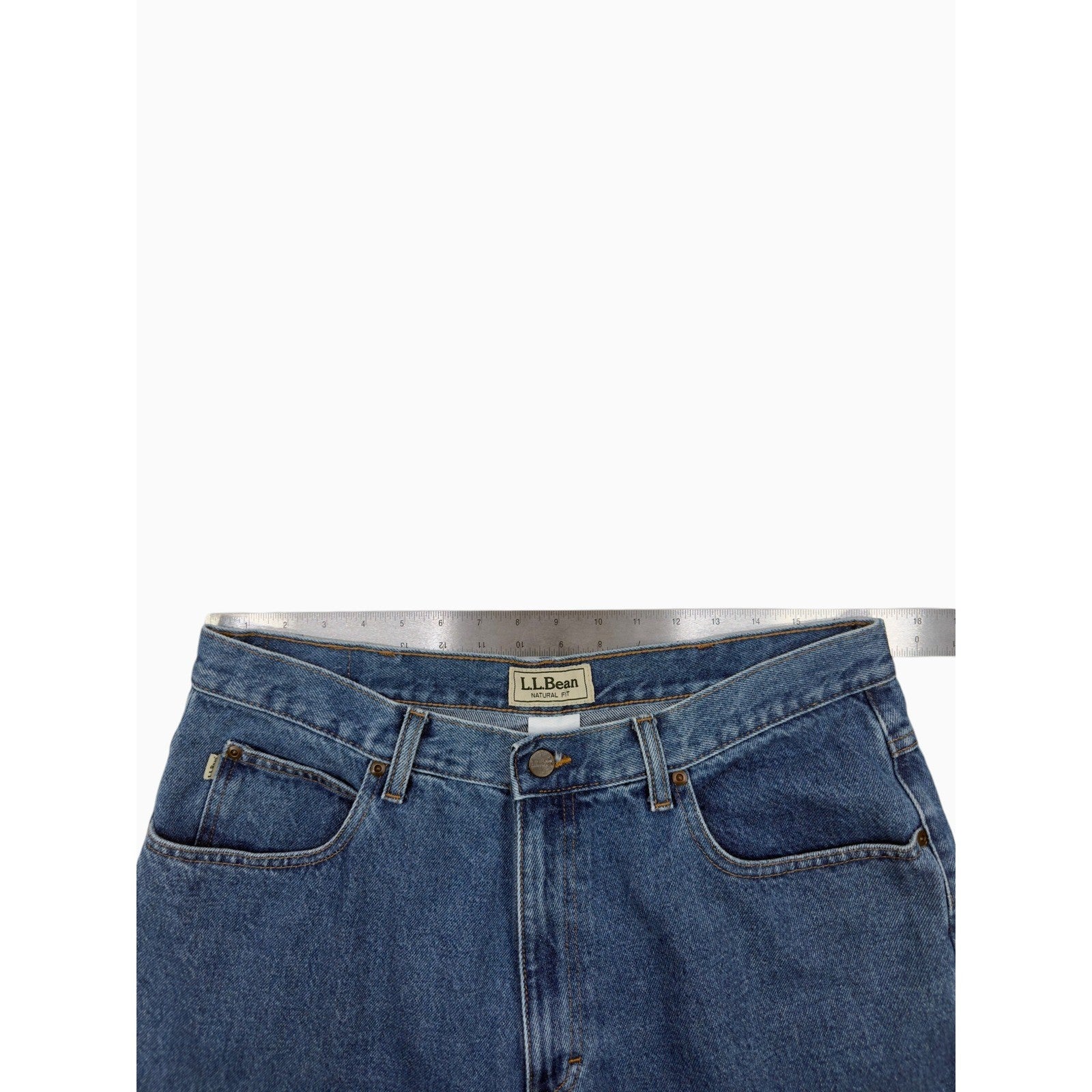 L.L. Bean Natural Fit Jeans Mens 32x29 Blue Medium Wash Straight Leg Denim Pants