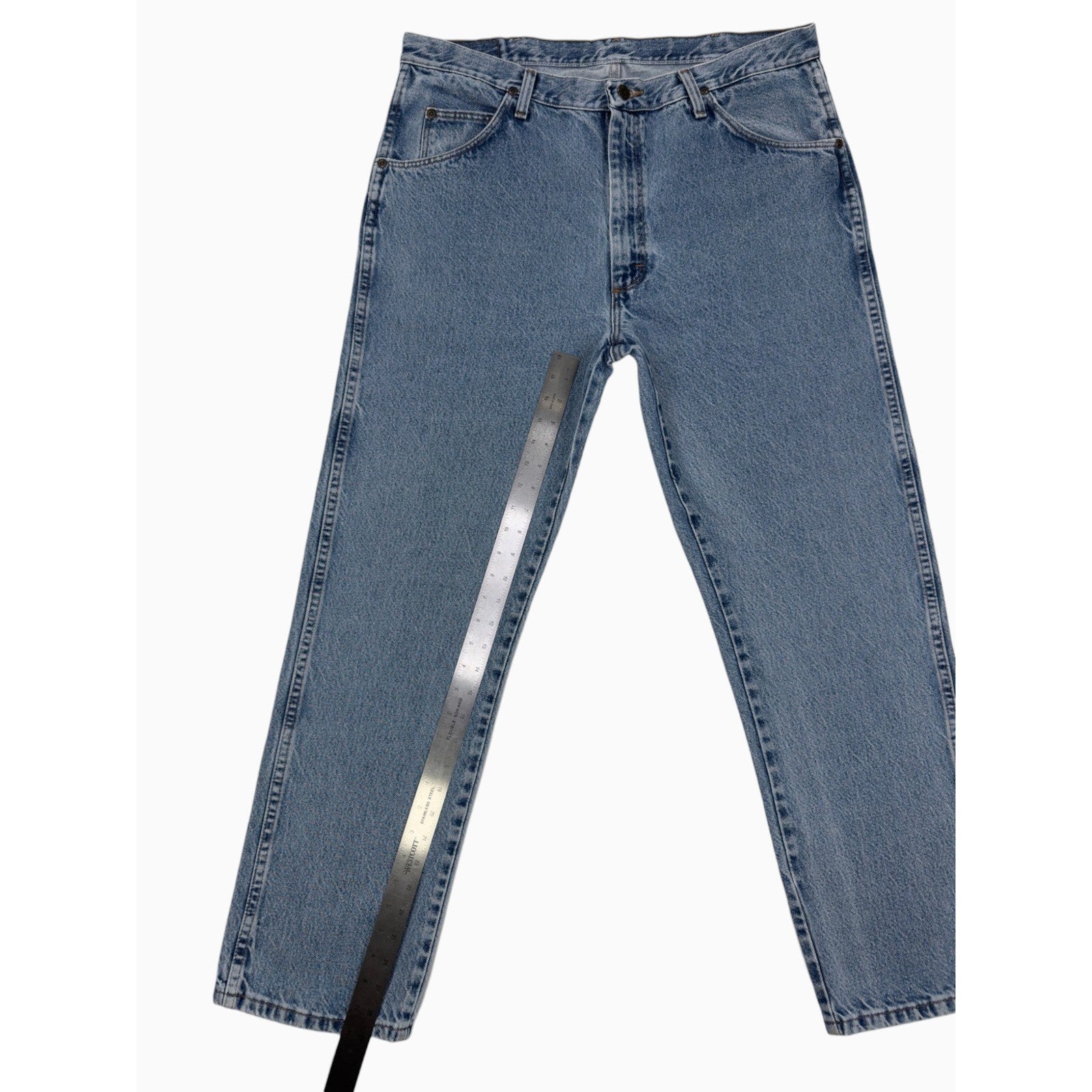 Wrangler Authentic Jeans Mens 38x32 Blue Straight Leg Denim 96501DS Medium Wash