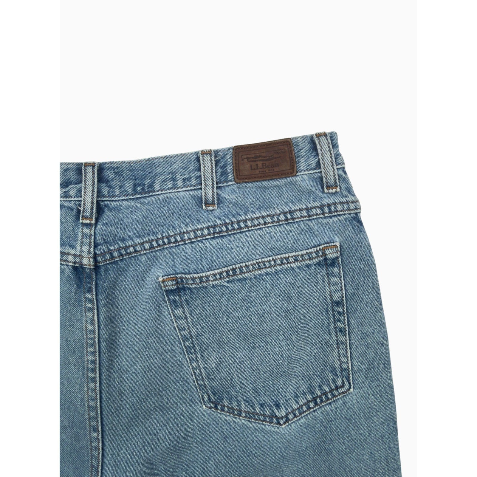 LL Bean Natural Fit Mens Jeans 37x29 Medium Wash Blue Denim Straight Leg Pants