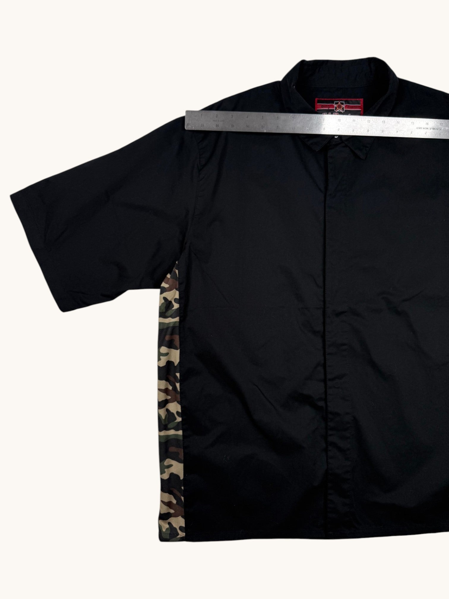 00s JH Design Black Camo Button Up Shirt - XL