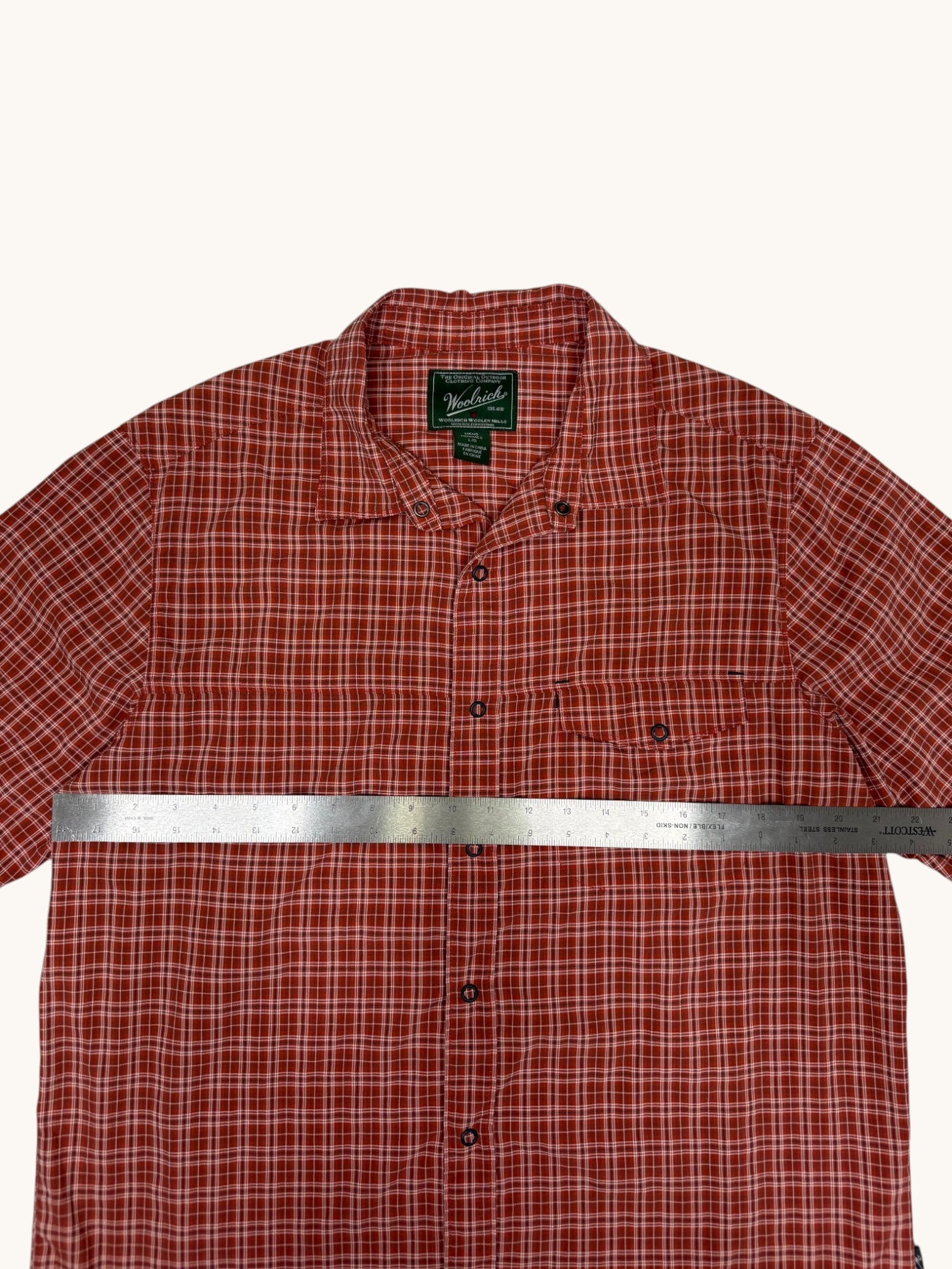 90s Woolrich Salmon Plaid Short Sleeve Button Up - L