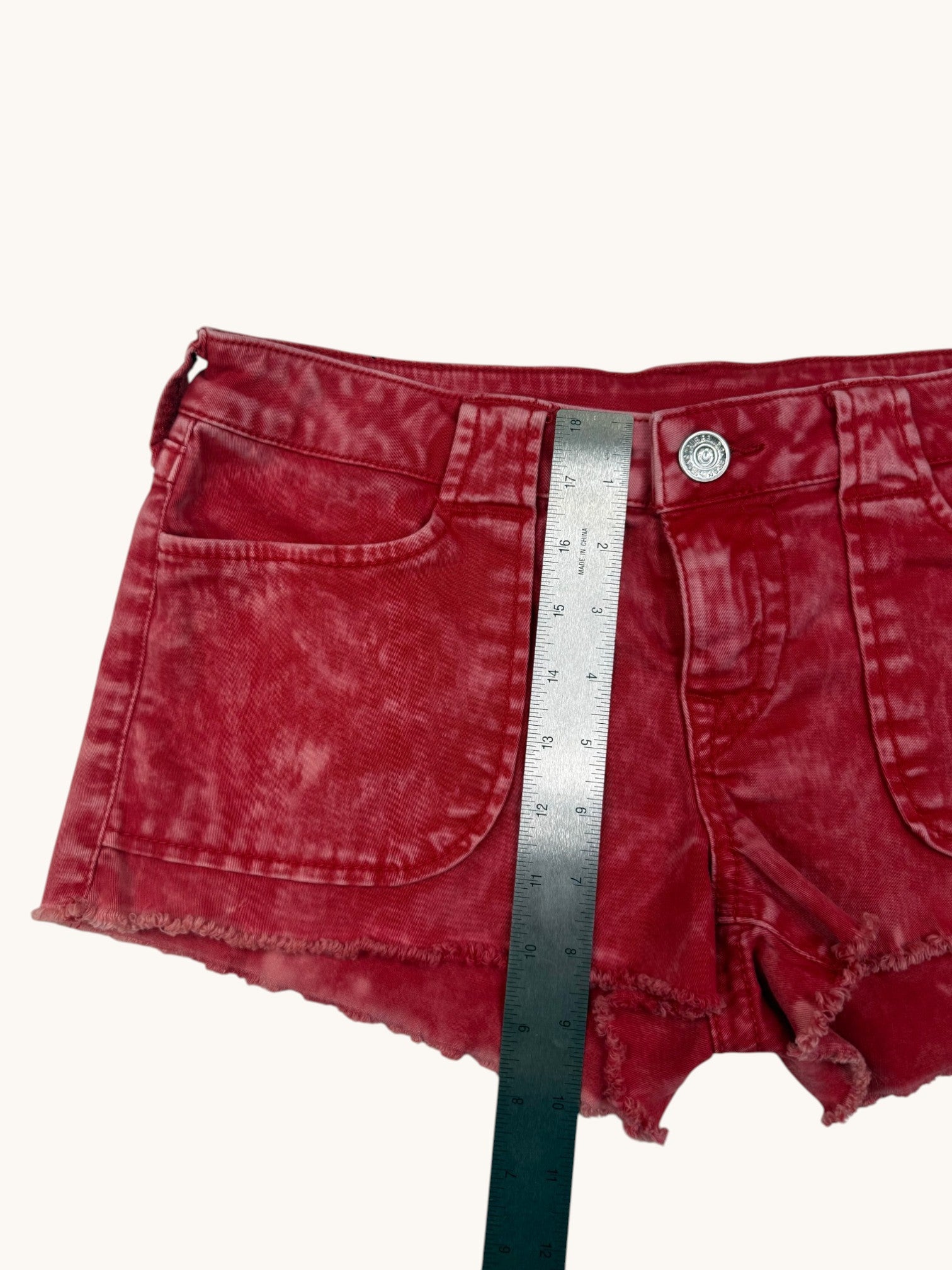 00s True Religion Red Denim Shorts - 31