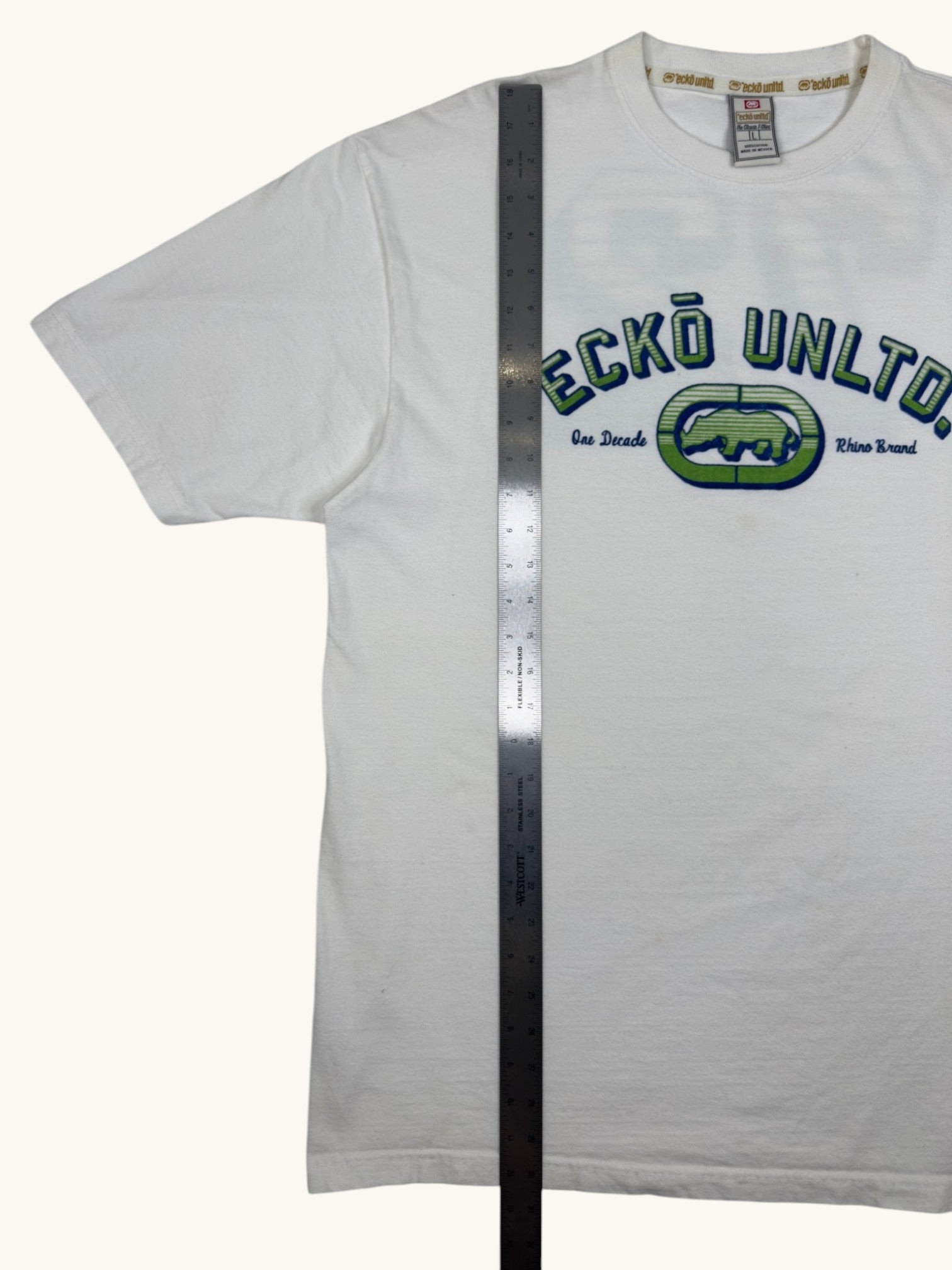 00s Ecko Unltd White Graphic Tee - L