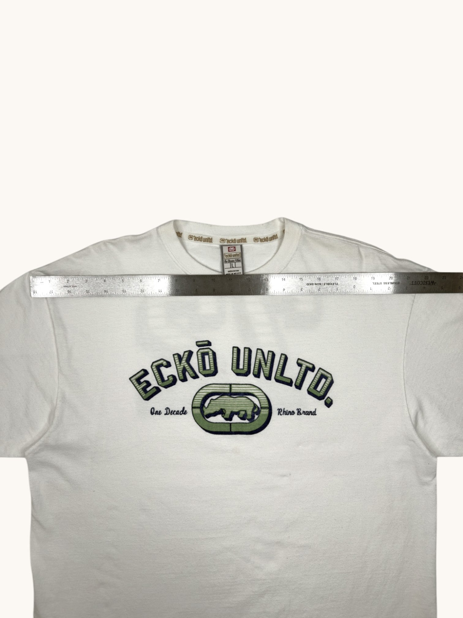 00s Ecko Unltd White Graphic Tee - L