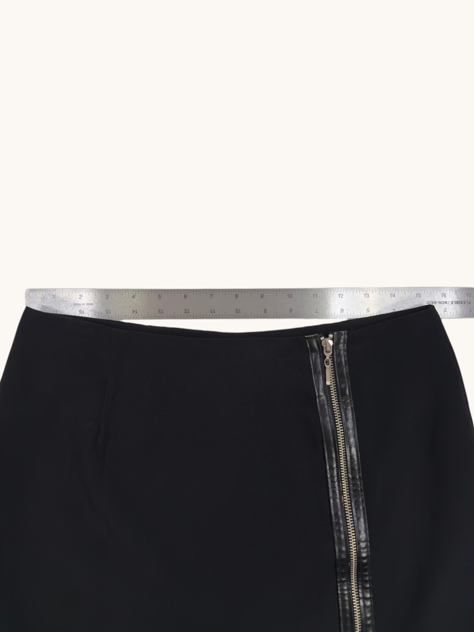 90s Mikai Black Skirt