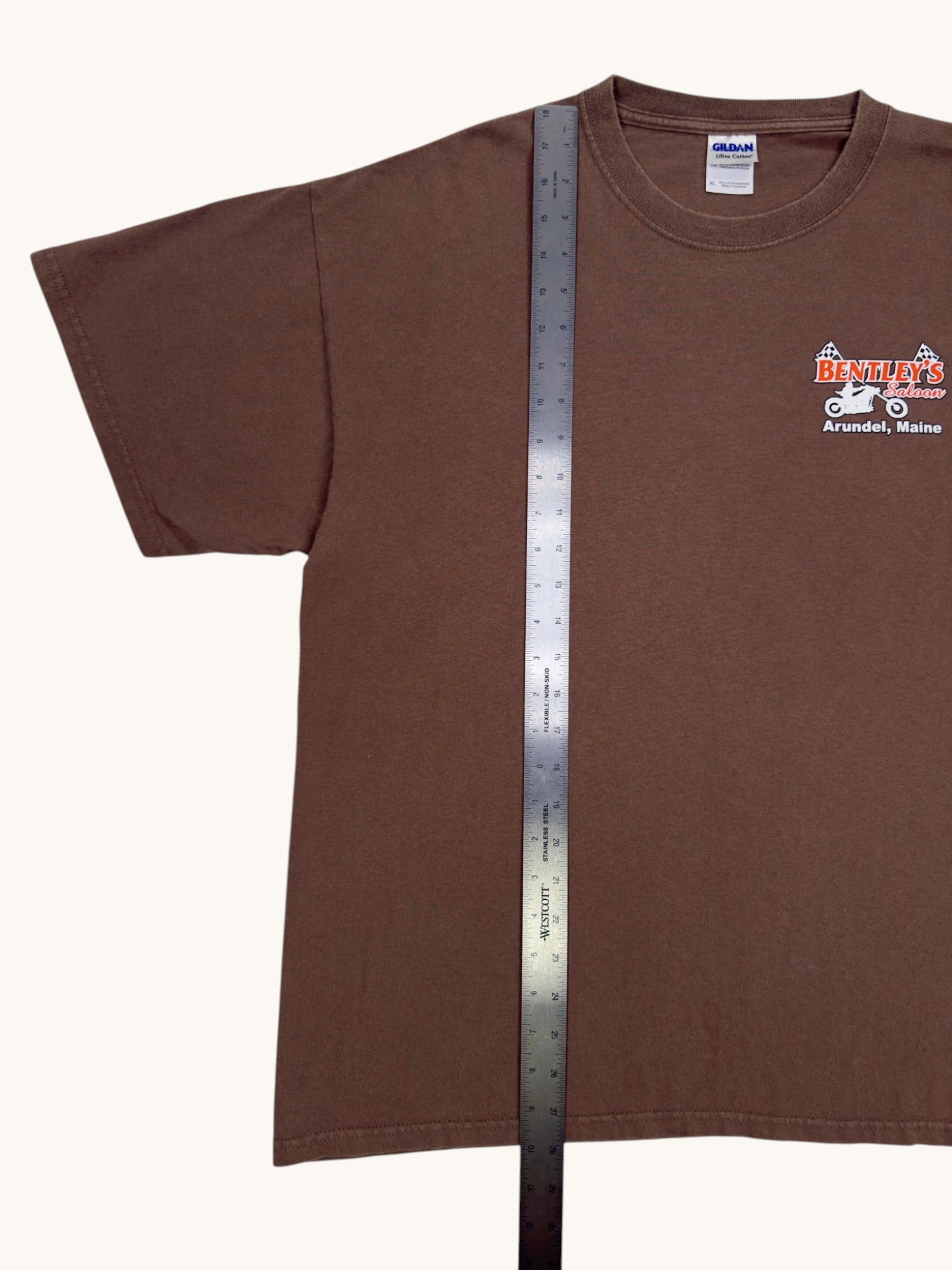00s Gildan Bentley's Saloon Tee - XL