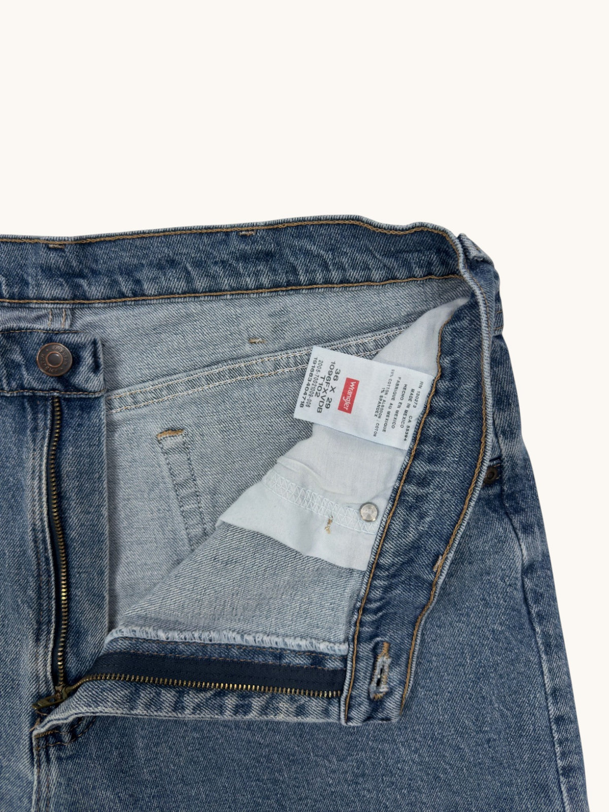 00s Wrangler Jeans - 36x29
