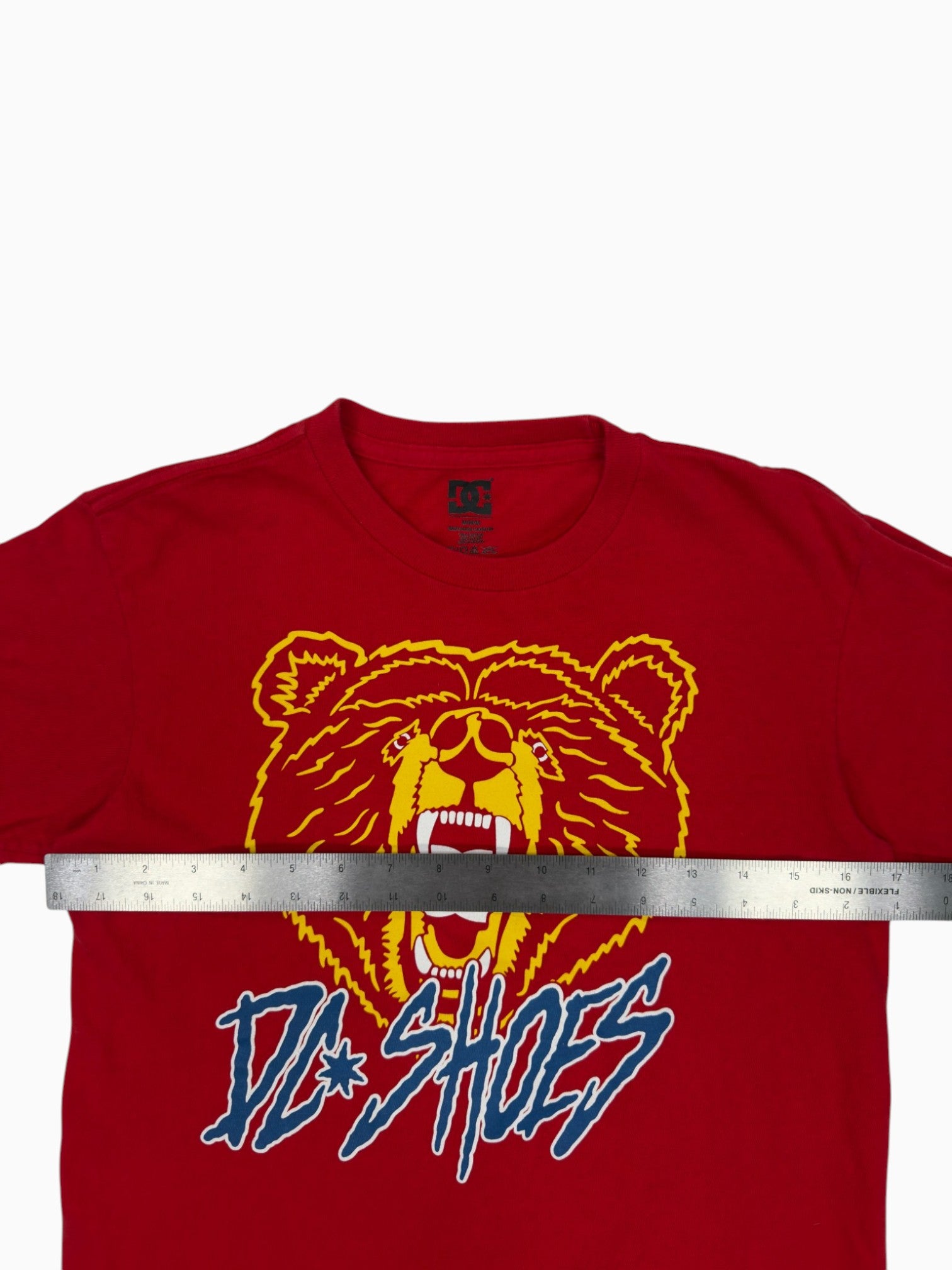 00s DC Shoes Grizzly Tee - M