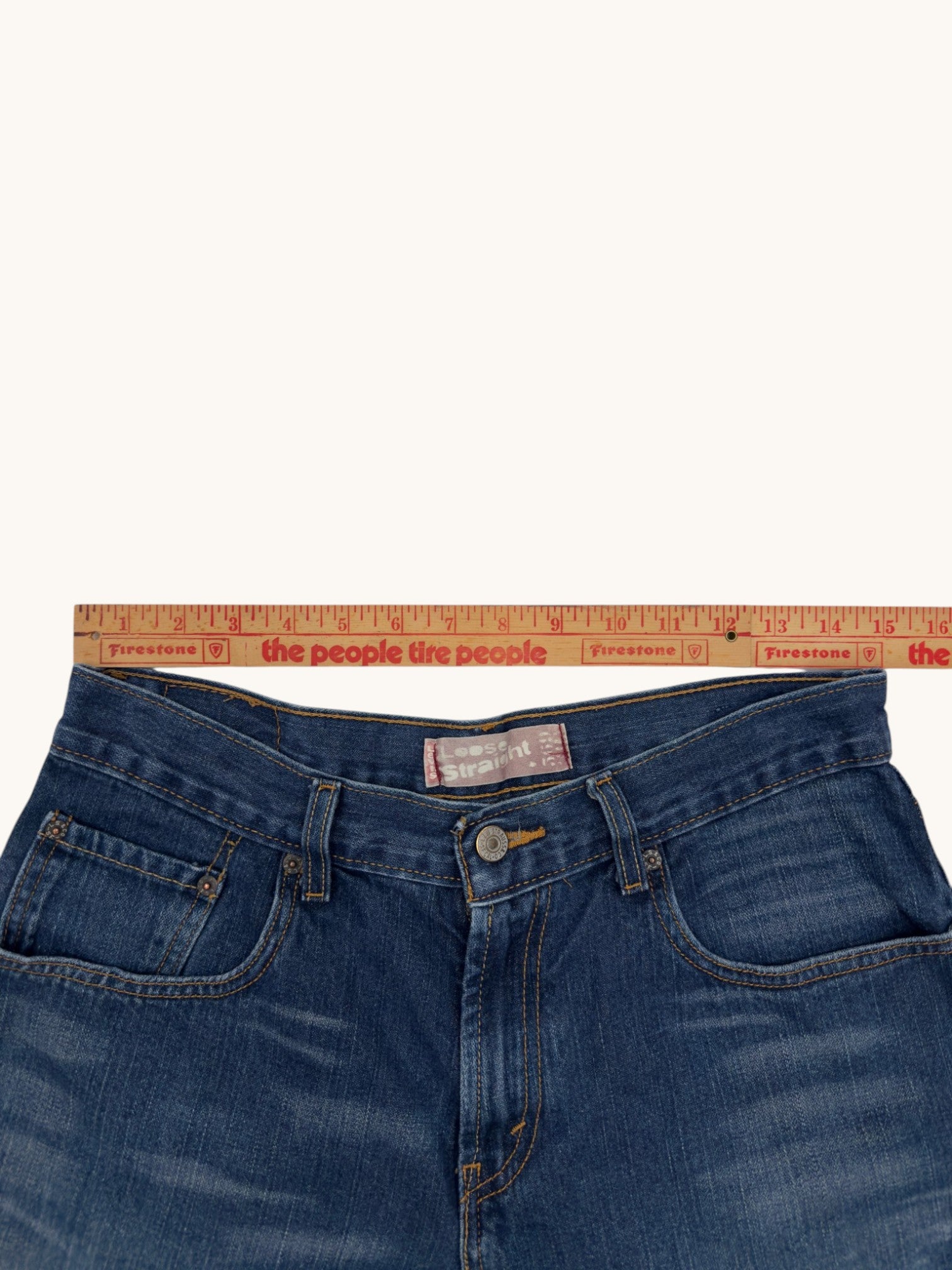 00s Levi's 559 Loose Straight Cutoffs - 32
