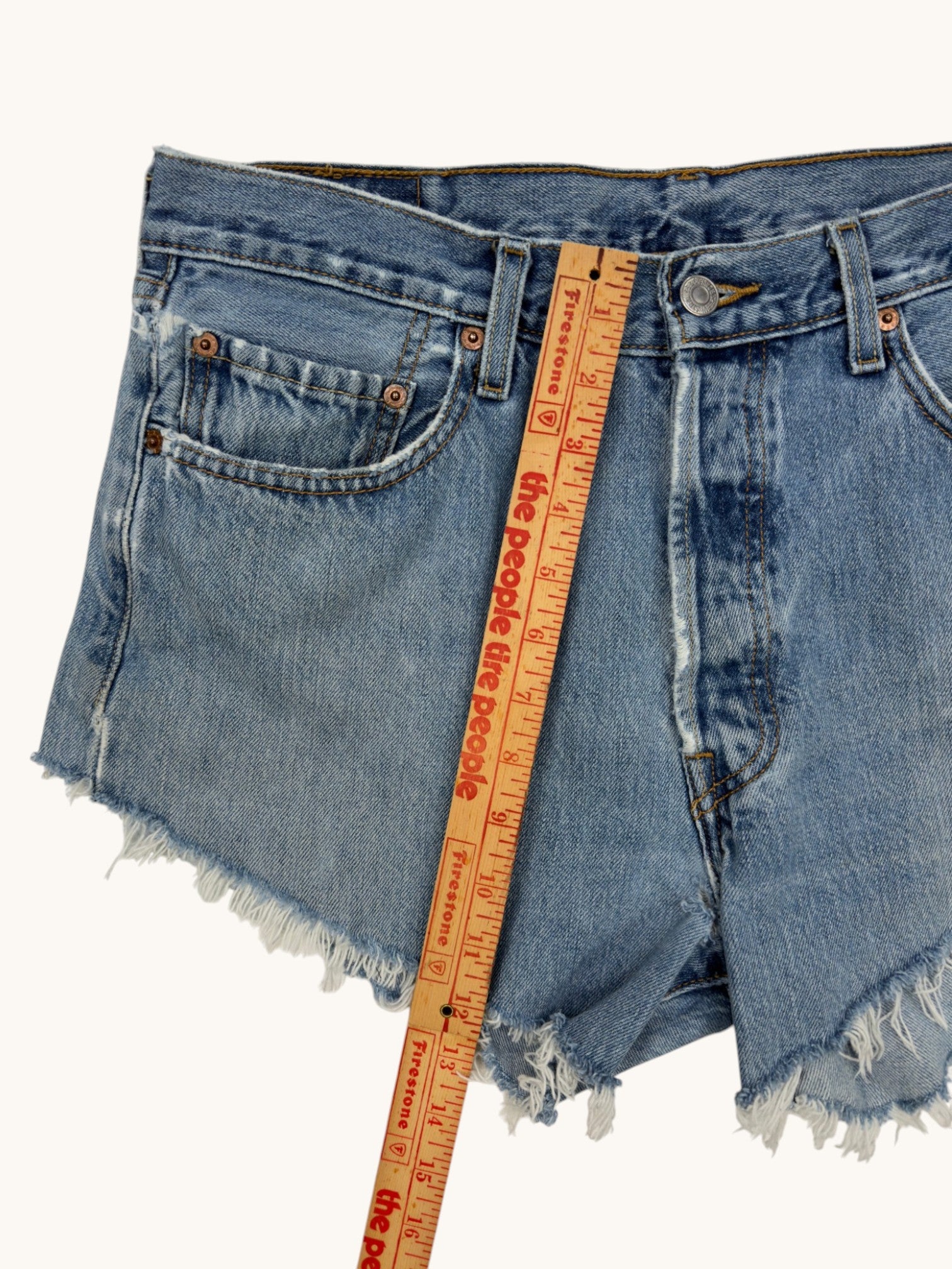 00s Levi's 501 Cutoffs - 34