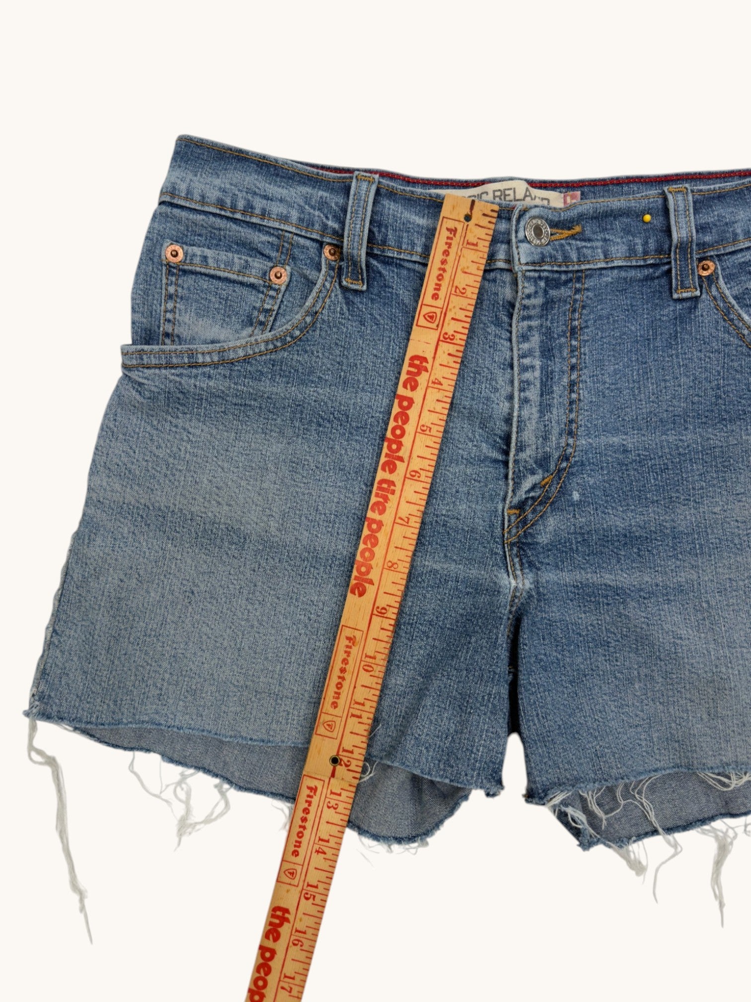 00s Levi's 550 Relaxed Bootcut Cutoffs - 10