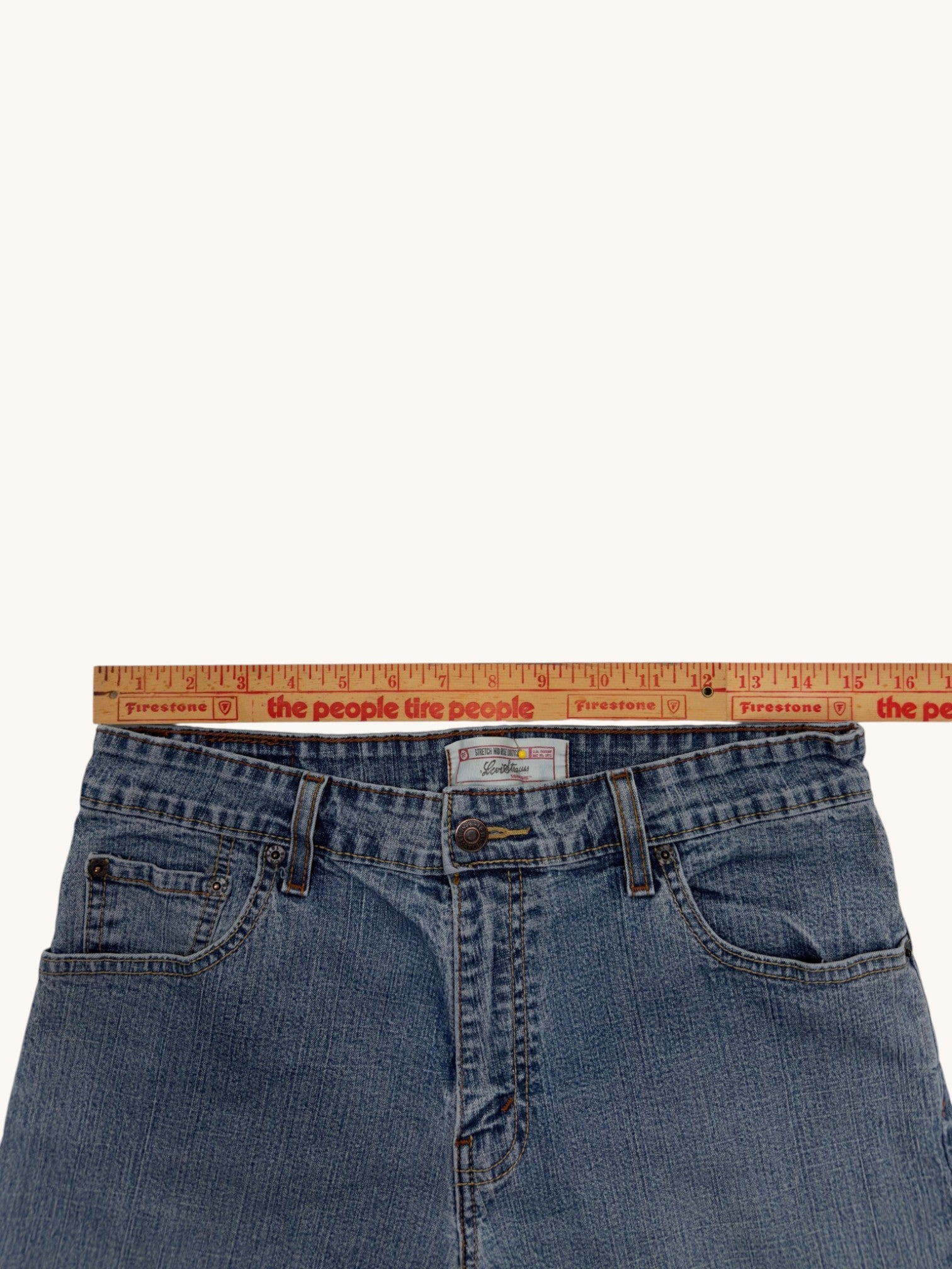 00s Levi's Mid Rise Bootcut Cutoffs - 10