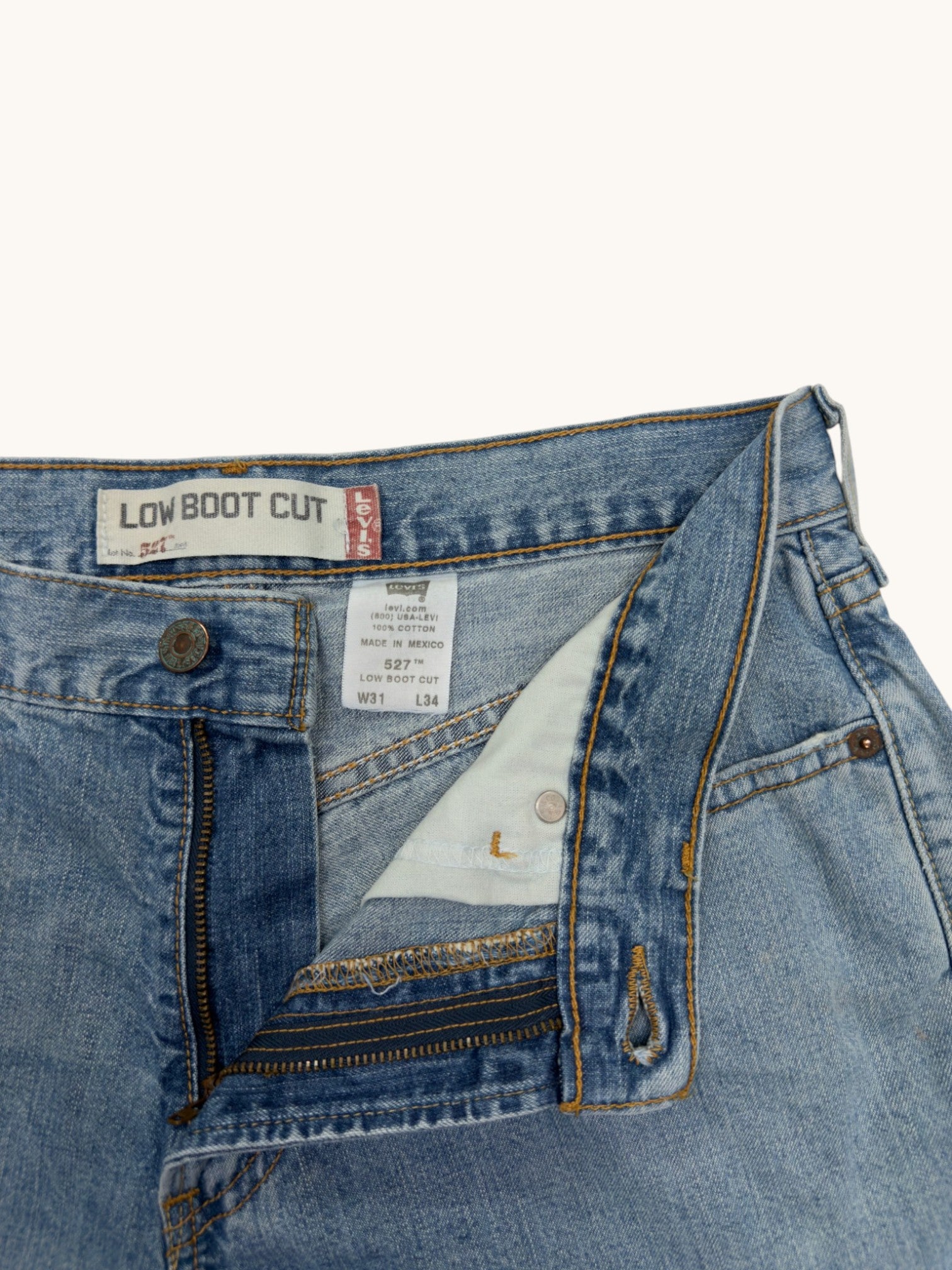 00s Levi's 527 Low Bootcut Cutoffs - 31