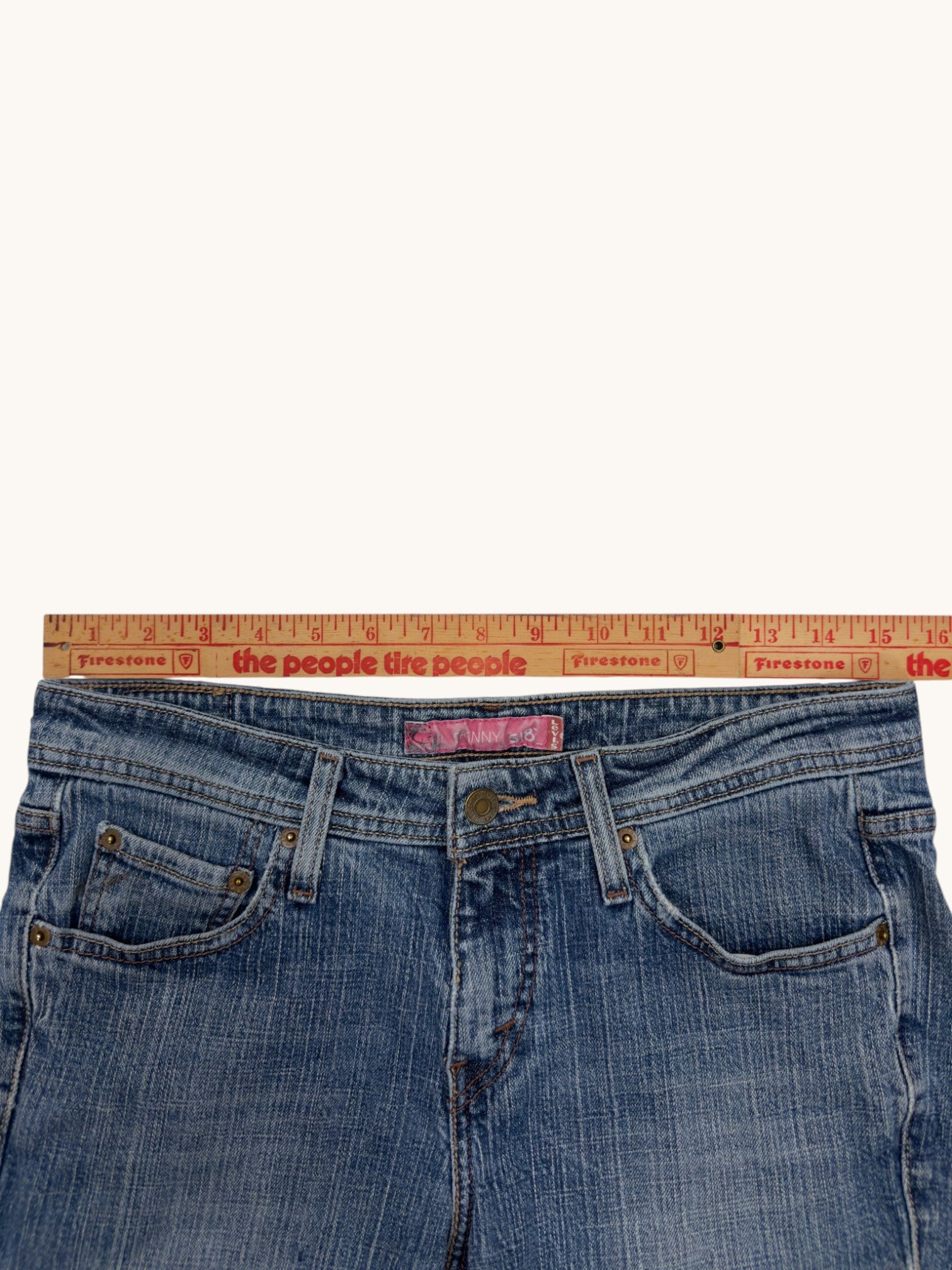 00s Levi's 518 Skinny Cutoffs - 9