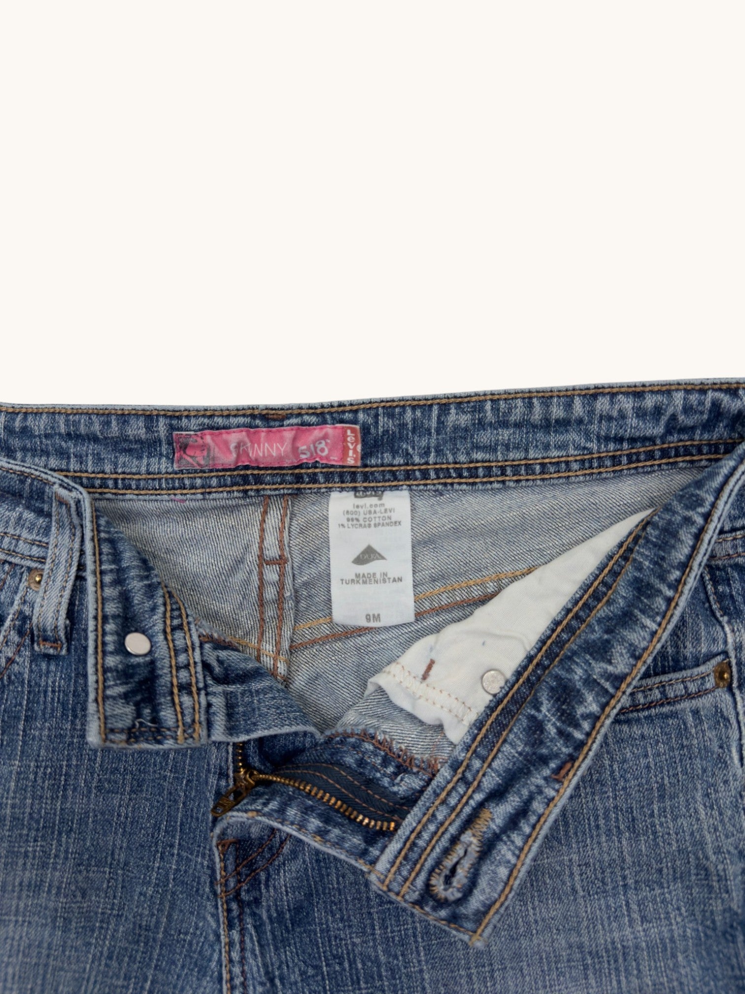 00s Levi's 518 Skinny Cutoffs - 9