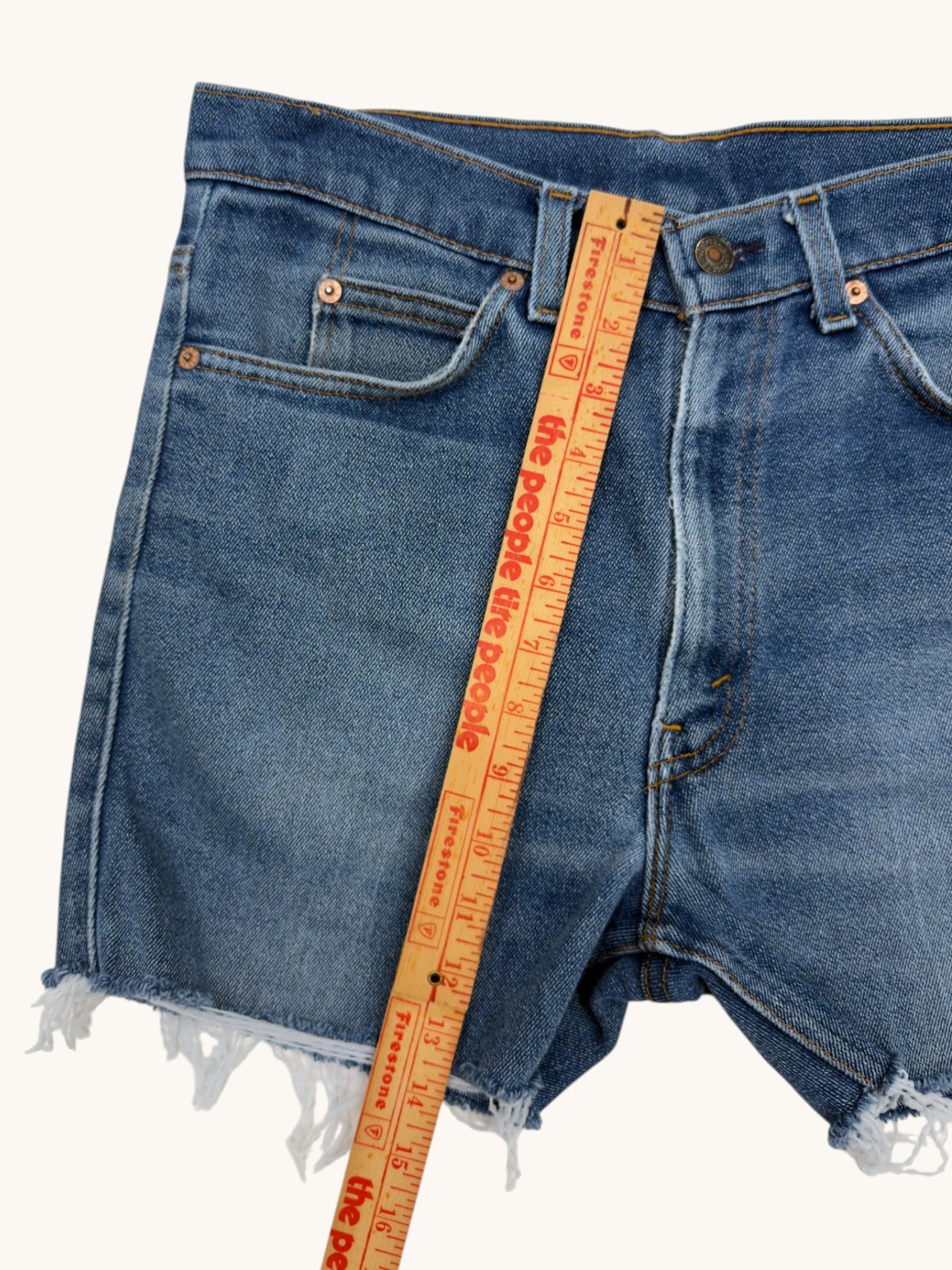 00s Levi's Cutoffs - 33