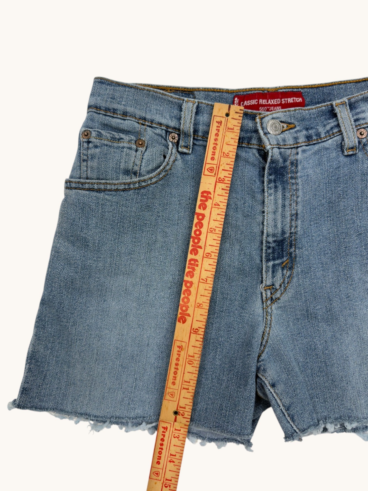 00s Levi's 550 Classic Relaxed Stretch Cutoffs - 8