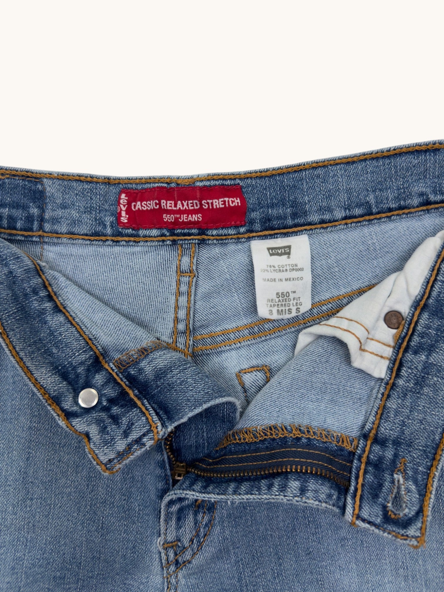00s Levi's 550 Classic Relaxed Stretch Cutoffs - 8