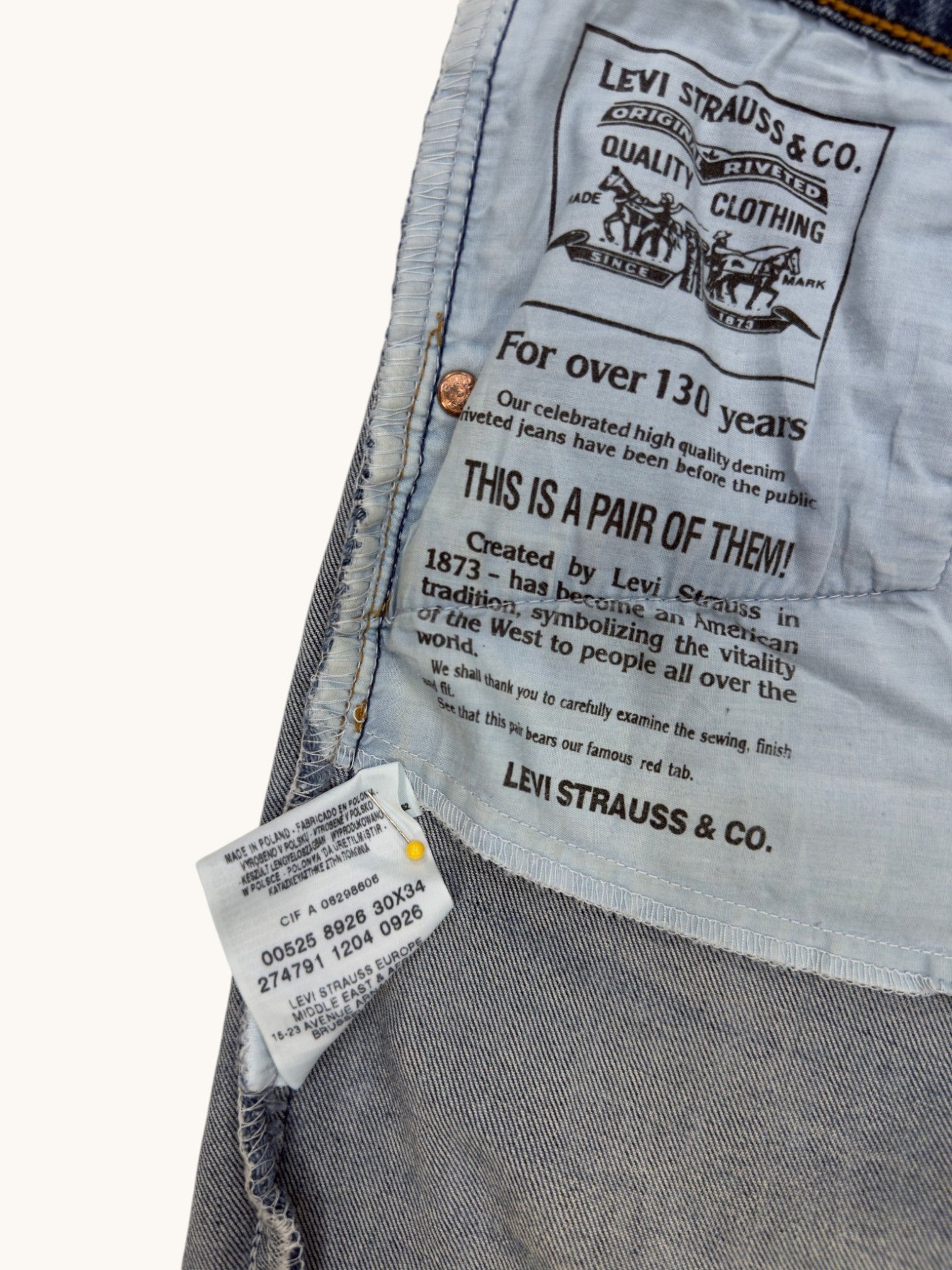 00s Levi's 525 Cutoffs - 30