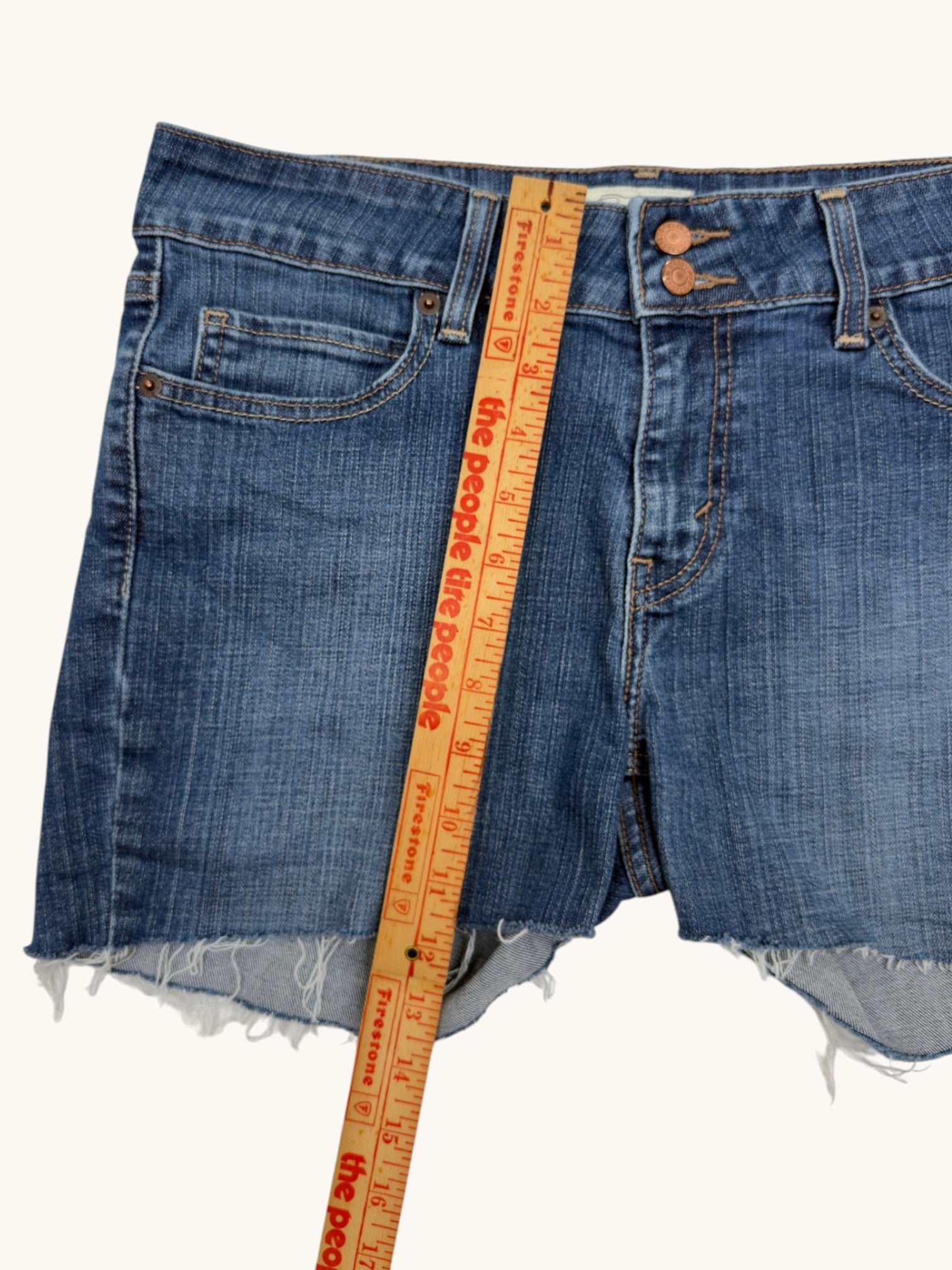 00s Levi's 526 Slender Bootcut Cutoffs - 8