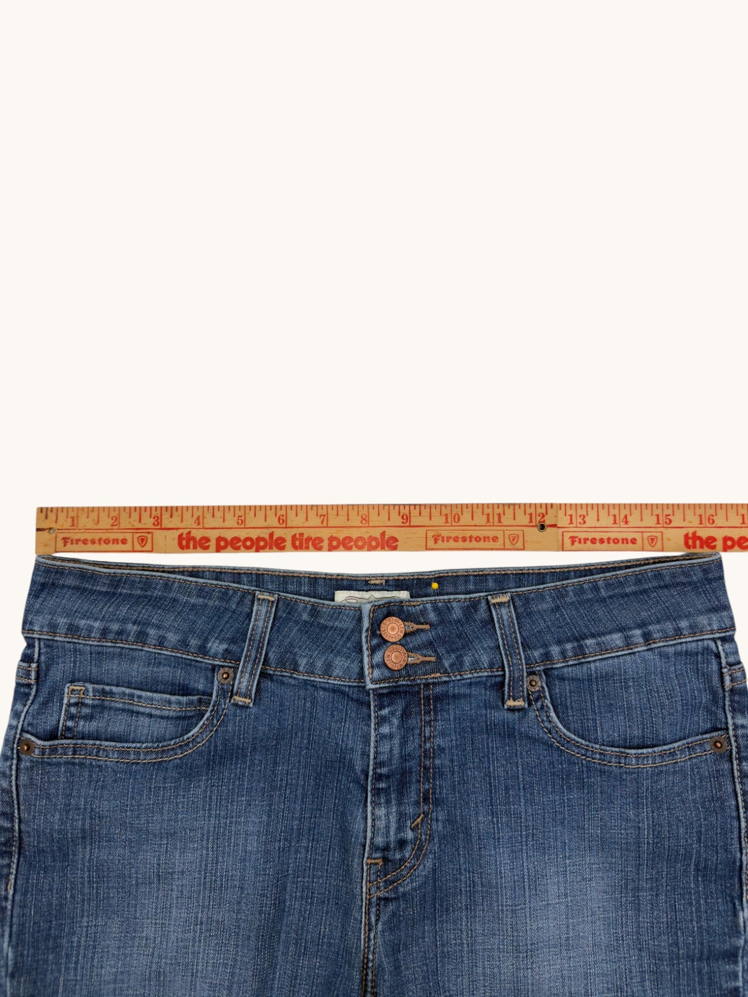 00s Levi's 526 Slender Bootcut Cutoffs - 8