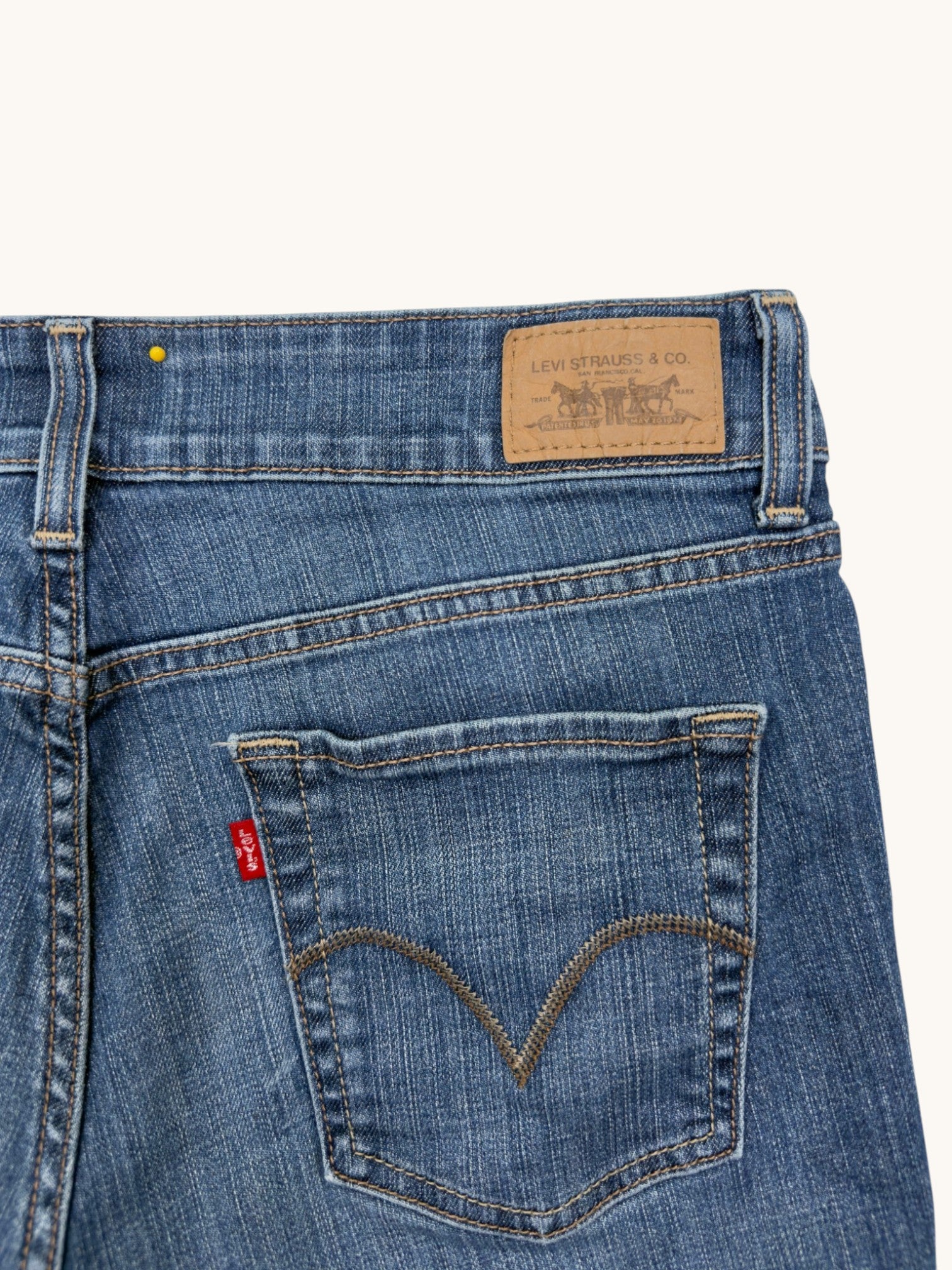 00s Levi's 526 Slender Bootcut Cutoffs - 8