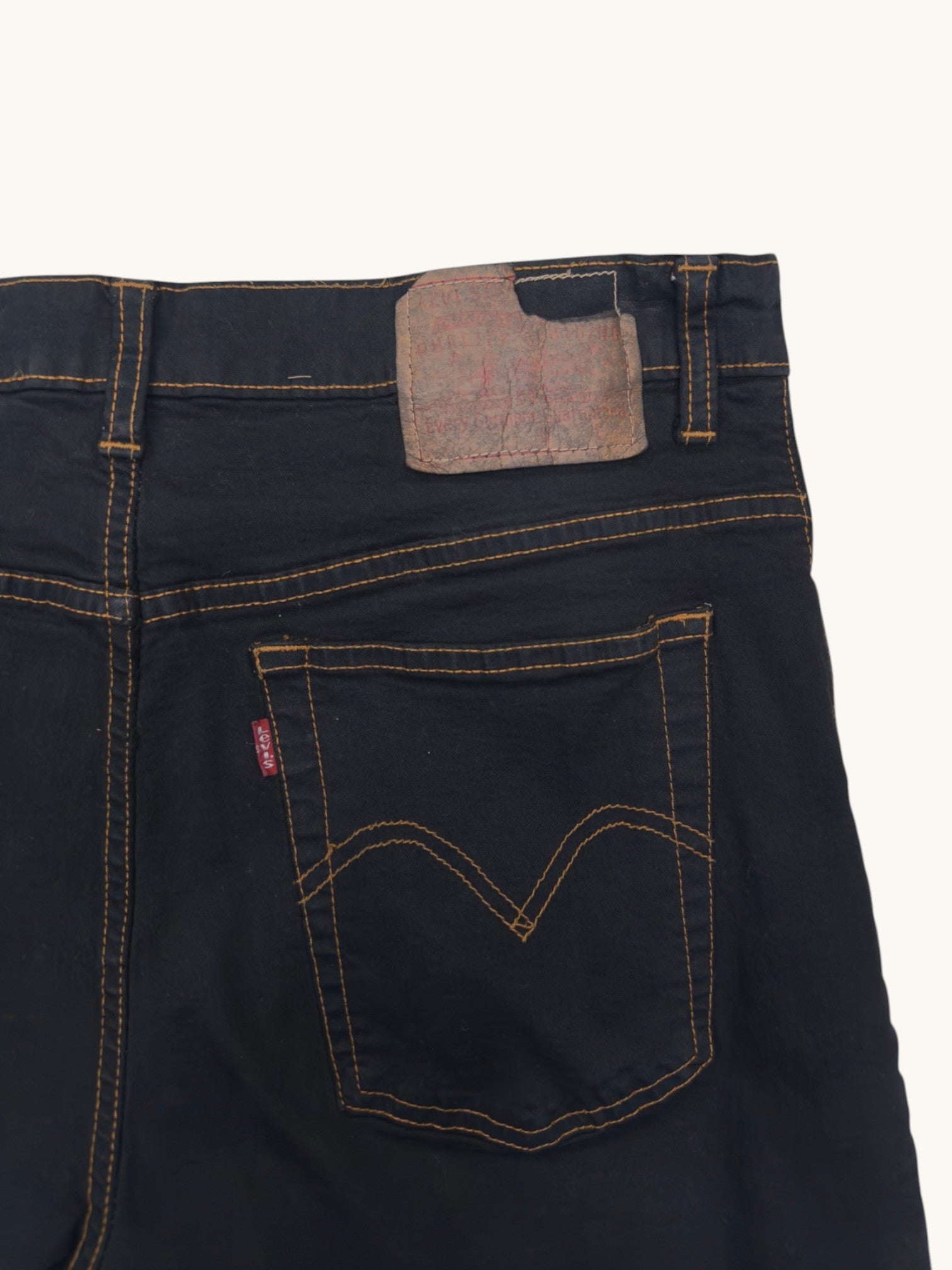 00s Levi's Black Cutoffs - 14