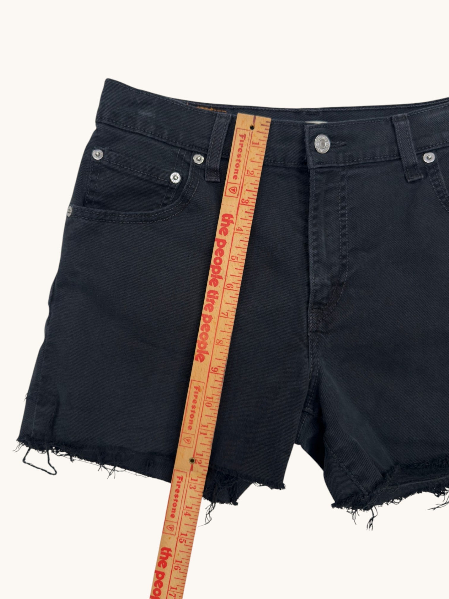00s Levi's 550 Relaxed Bootcut Cutoffs - 10