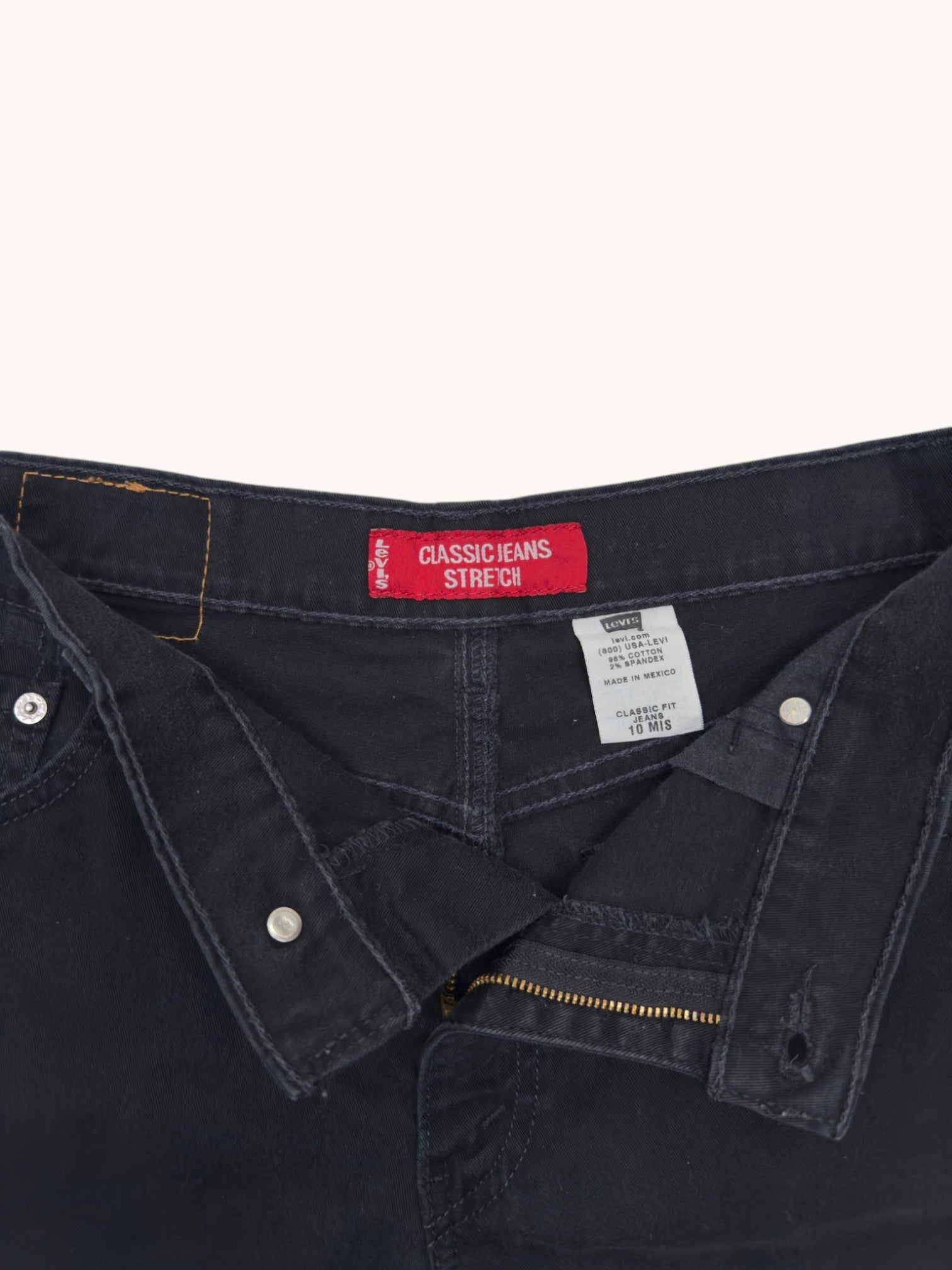 00s Levi's Classic Fit Cutoffs - 10