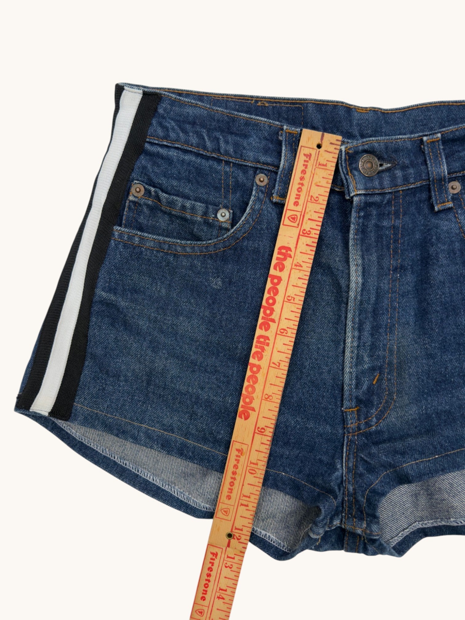00s Levi's 505 Denim Shorts - 31