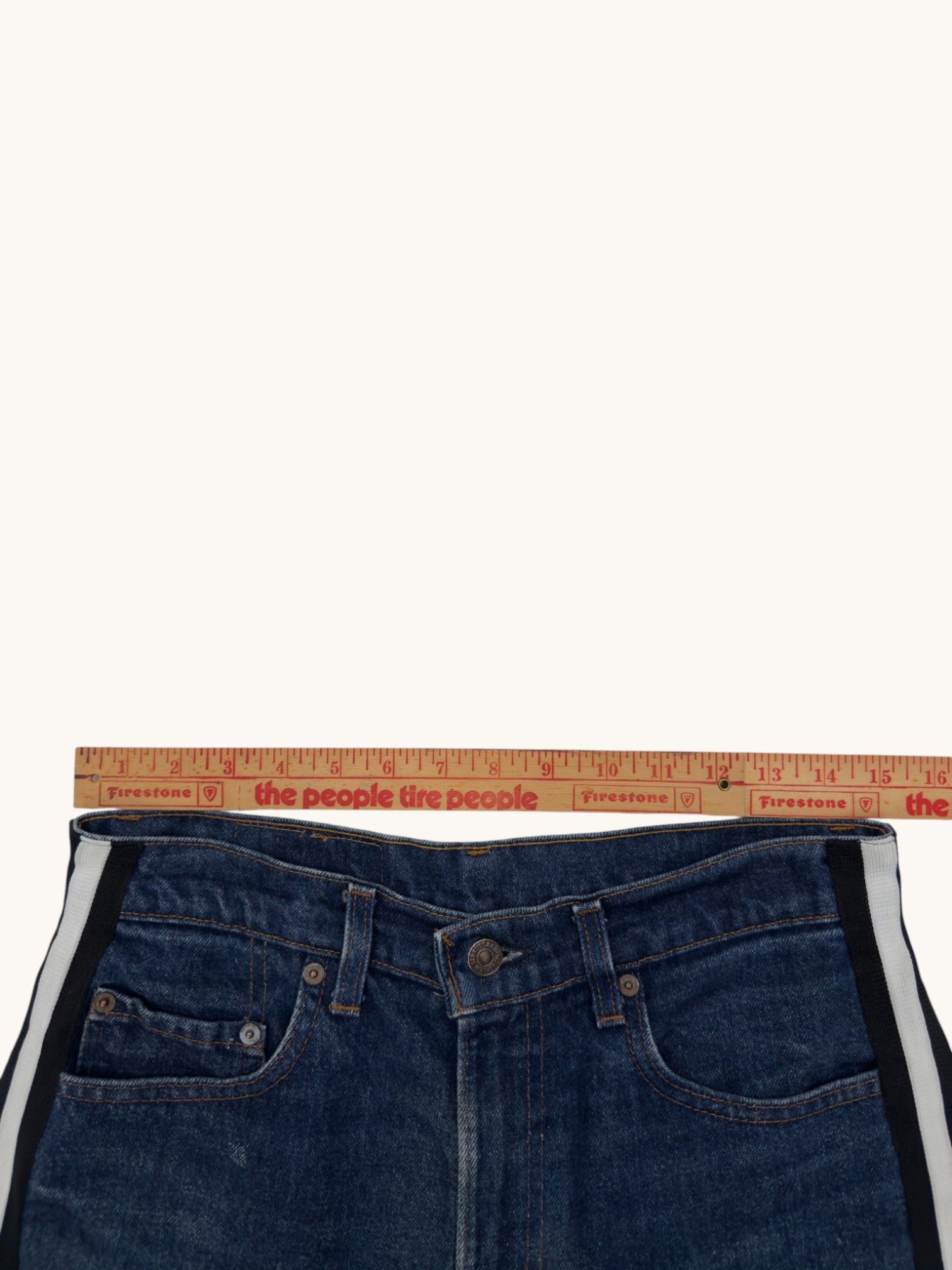 00s Levi's 505 Denim Shorts - 31