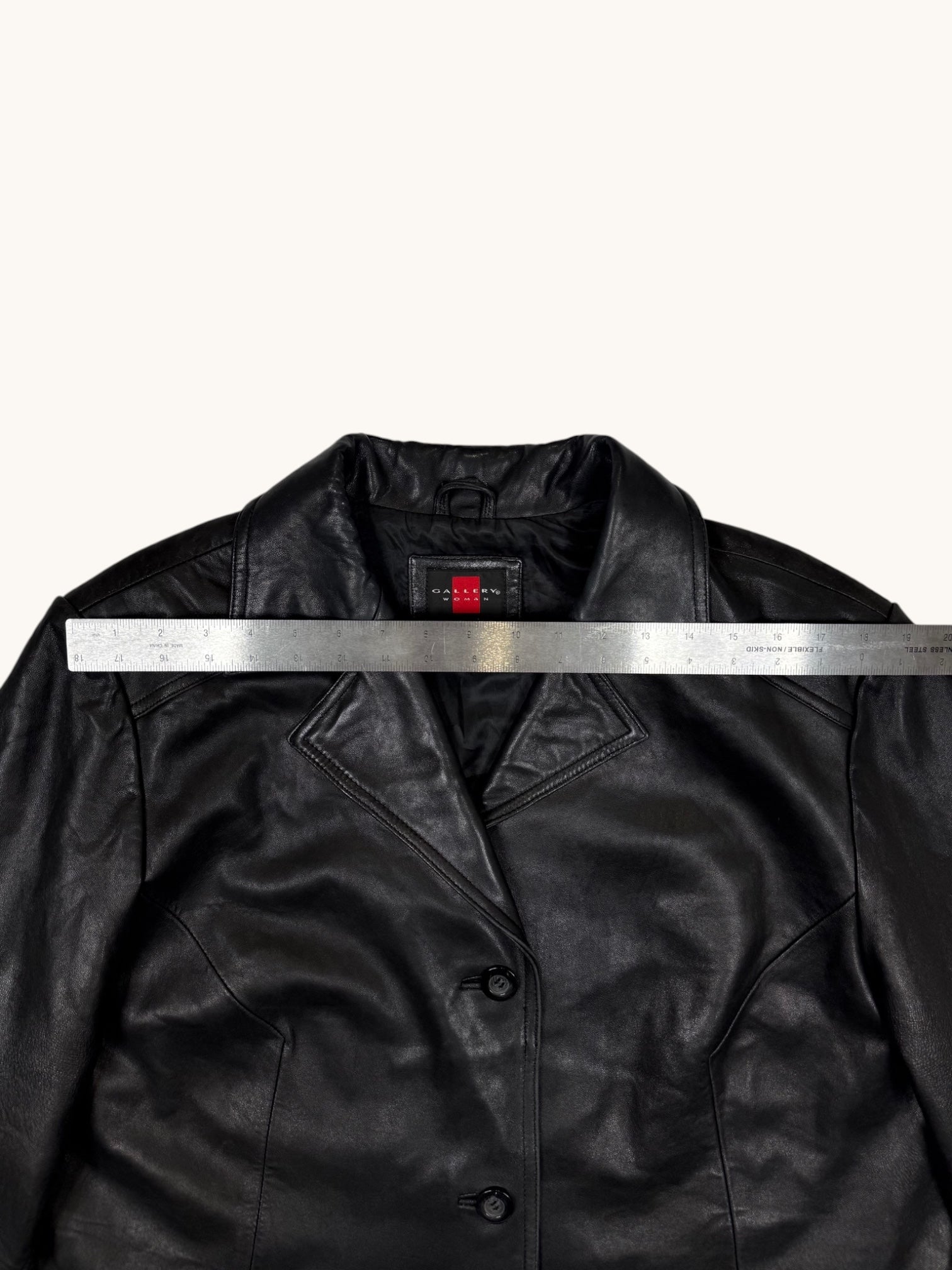 00s Gallery Woman Black Leather Jacket