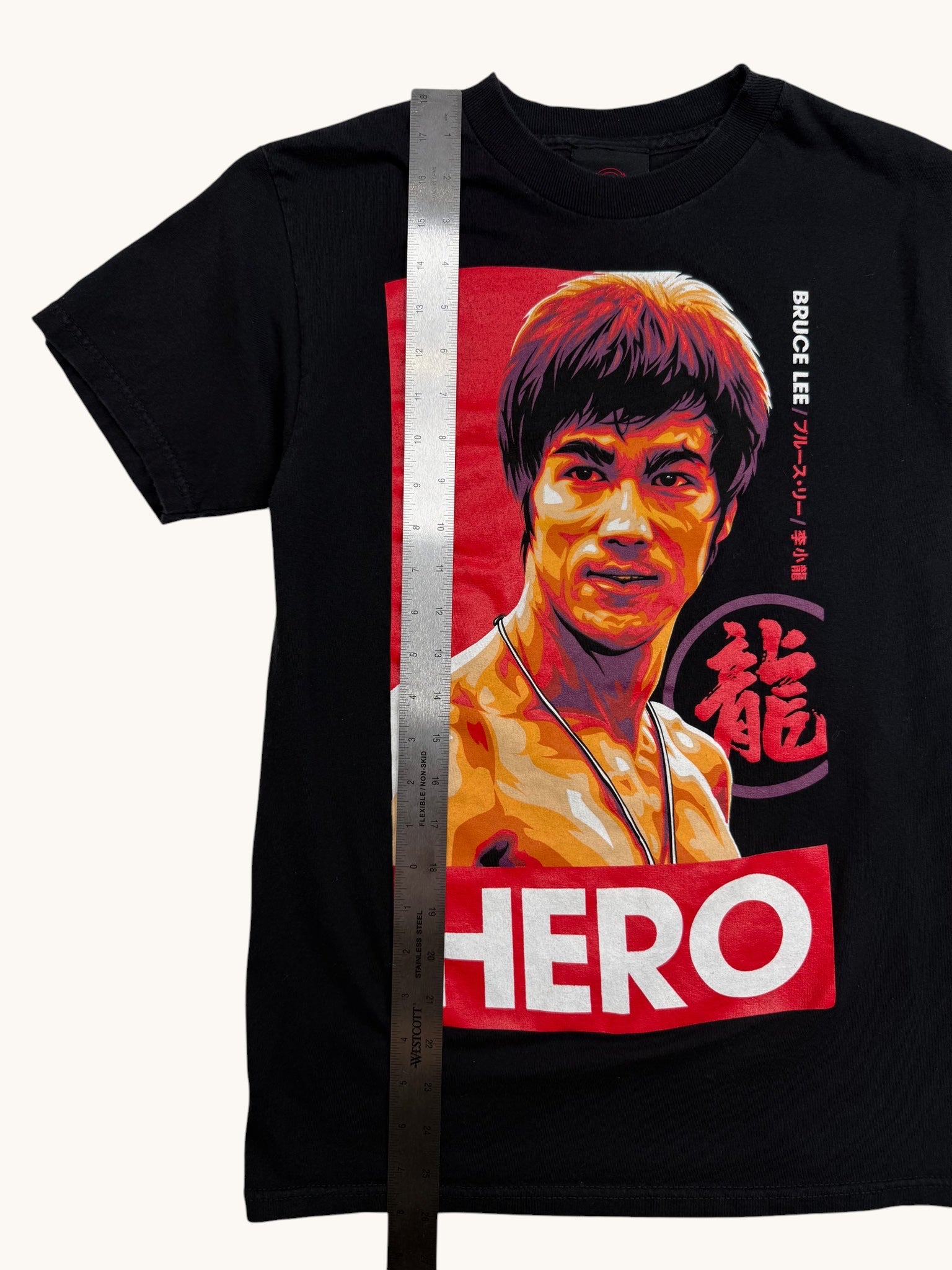 90s Bruce Lee Hero Graphic Tee