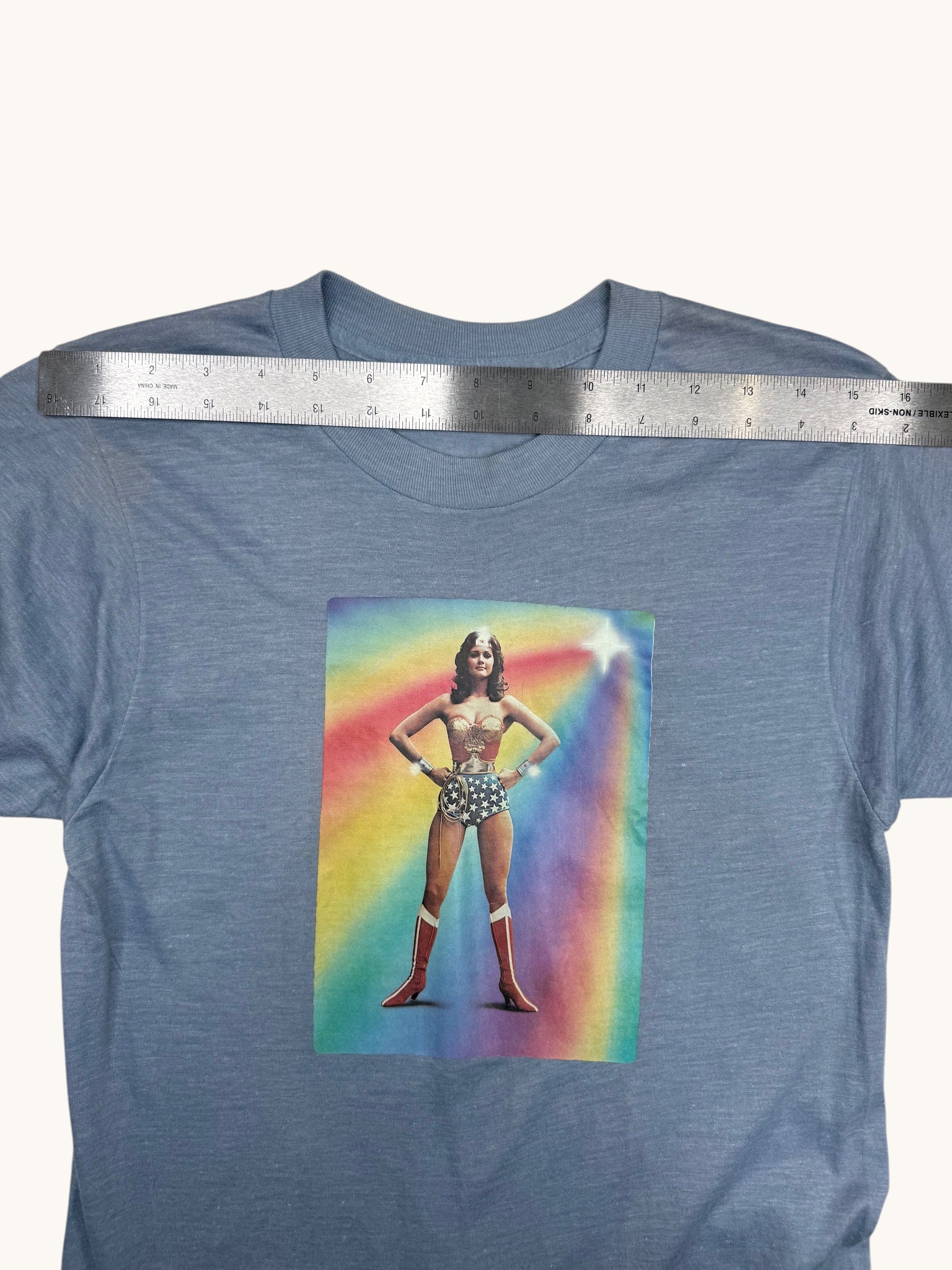 70s Wonder Woman Graphic Tee - M