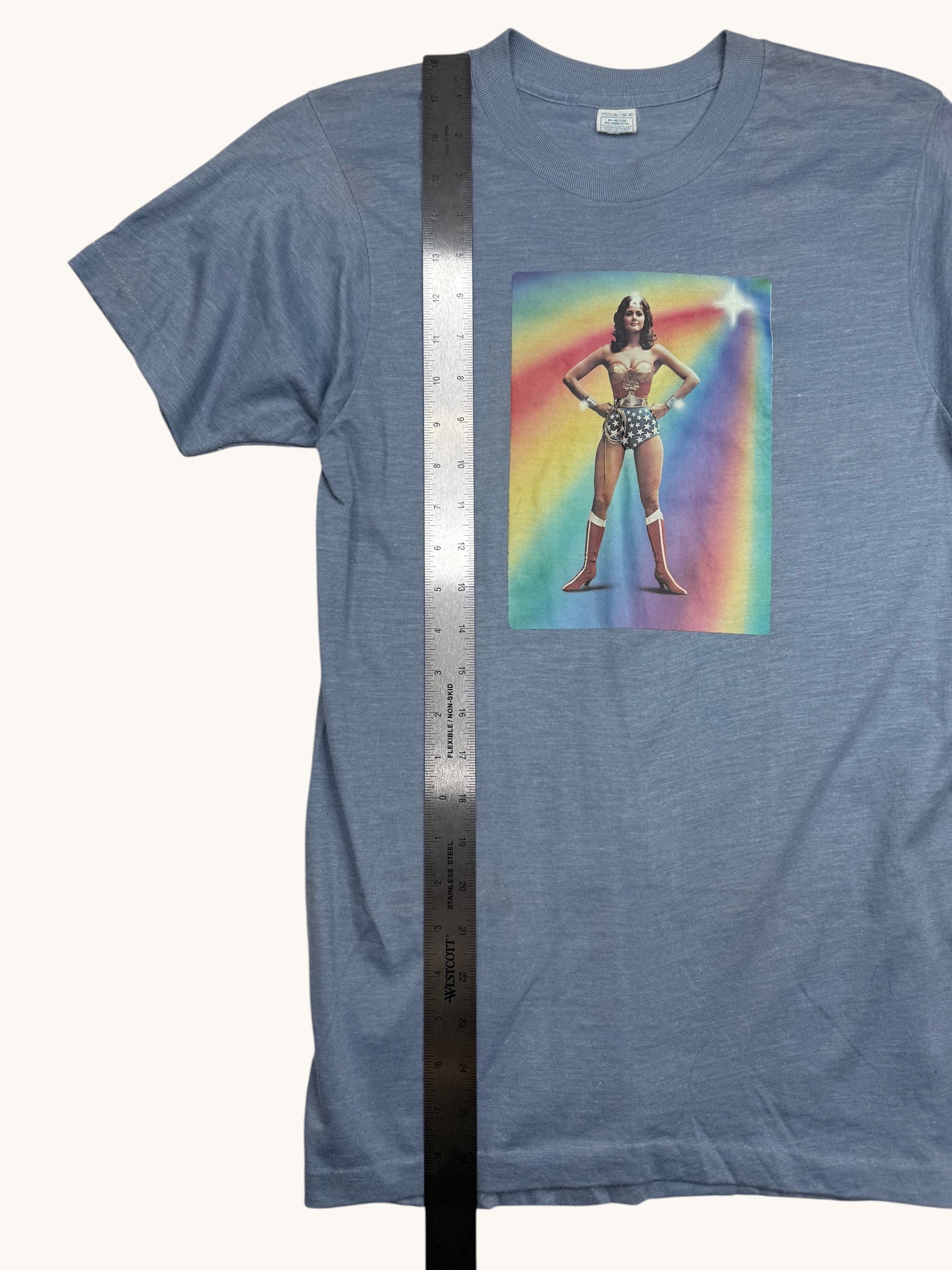 70s Wonder Woman Graphic Tee - M