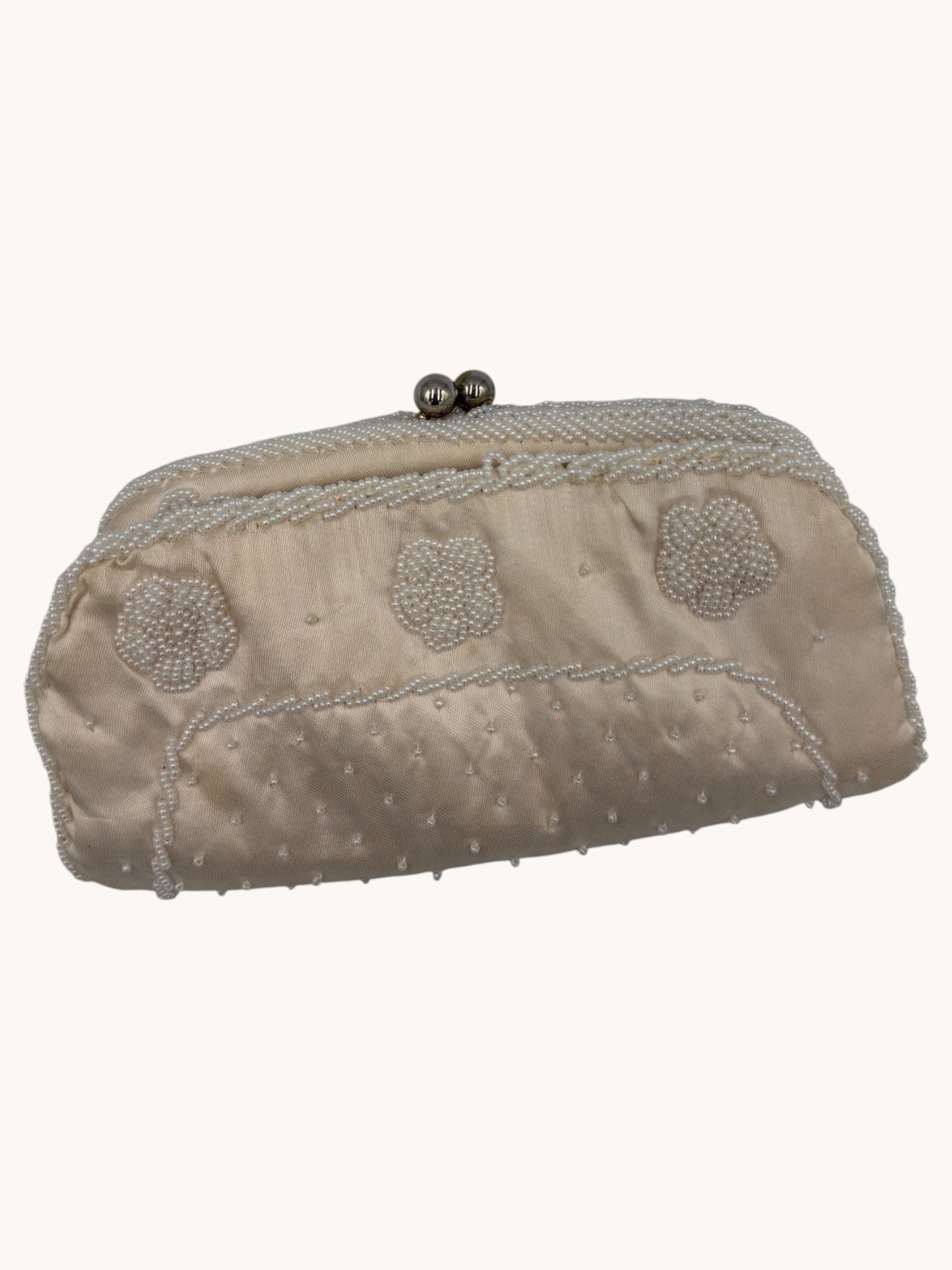 60s White Beaded Flower Clutch