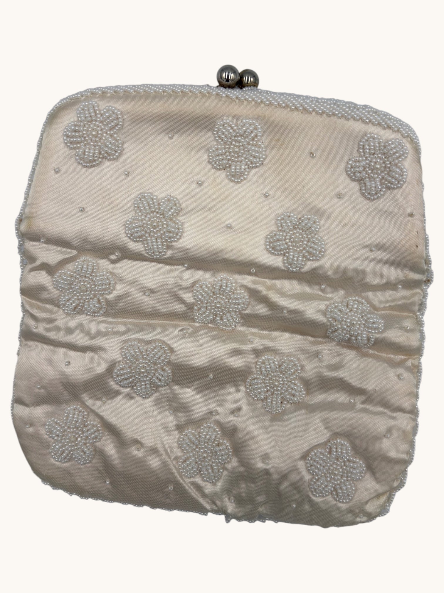60s White Beaded Flower Clutch