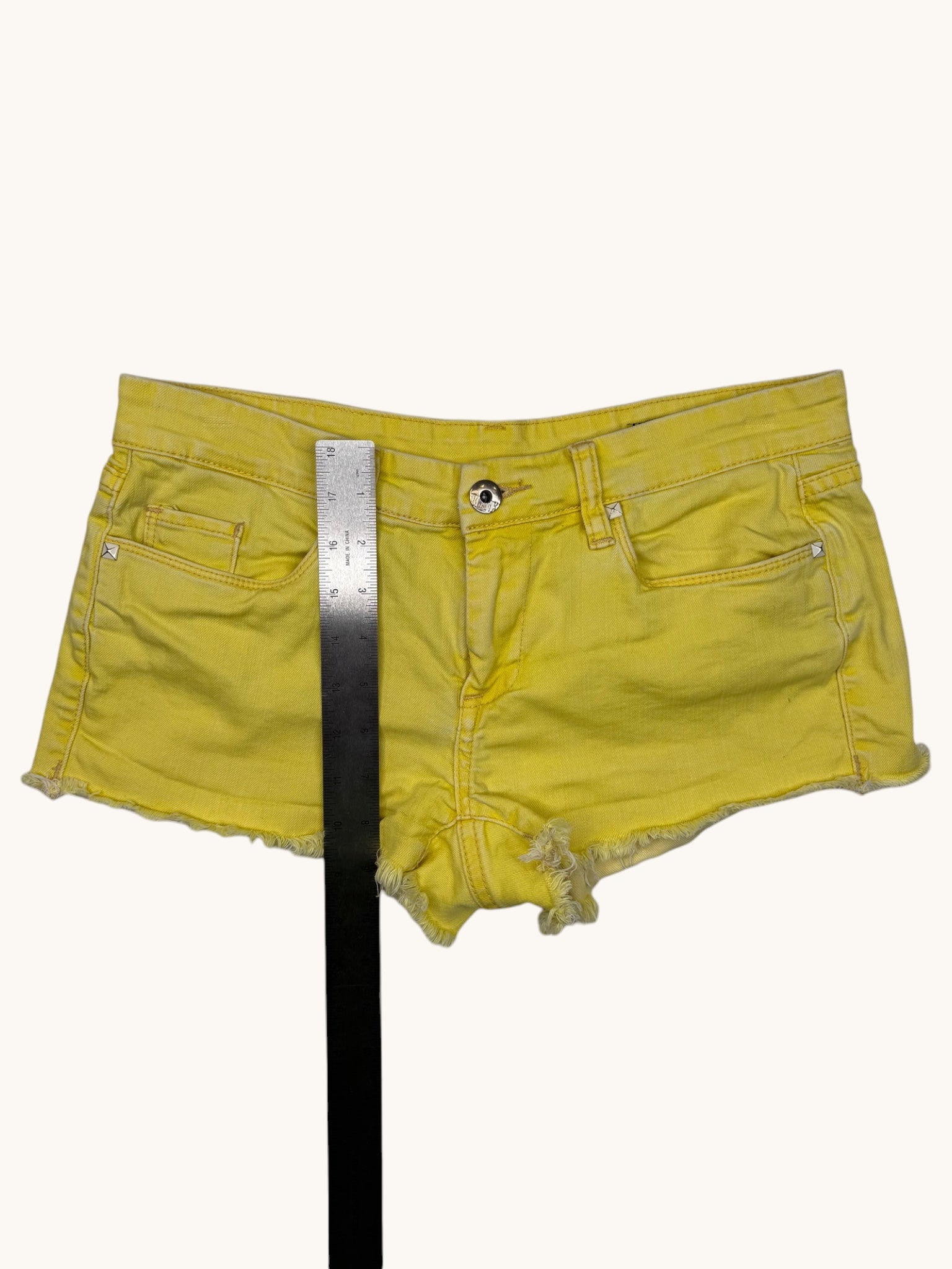 00s Blank Yellow Low Rise Shorts - 28
